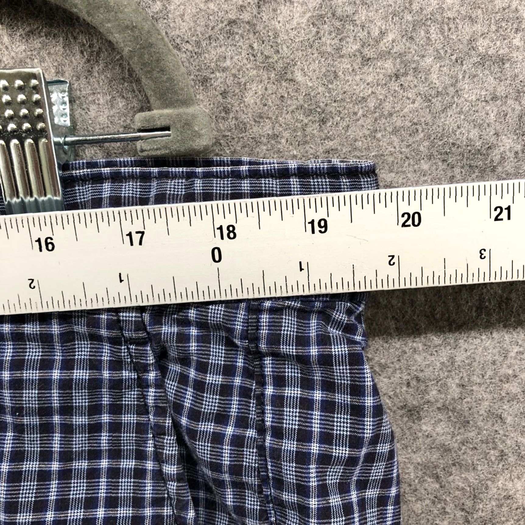 Gap Gap Chino Shorts Mens Size 38 Blue Plaid 10" Inseam Cotton Flat Front Summer Casual Mens Size US 38 / EU 54 - 5 Thumbnail