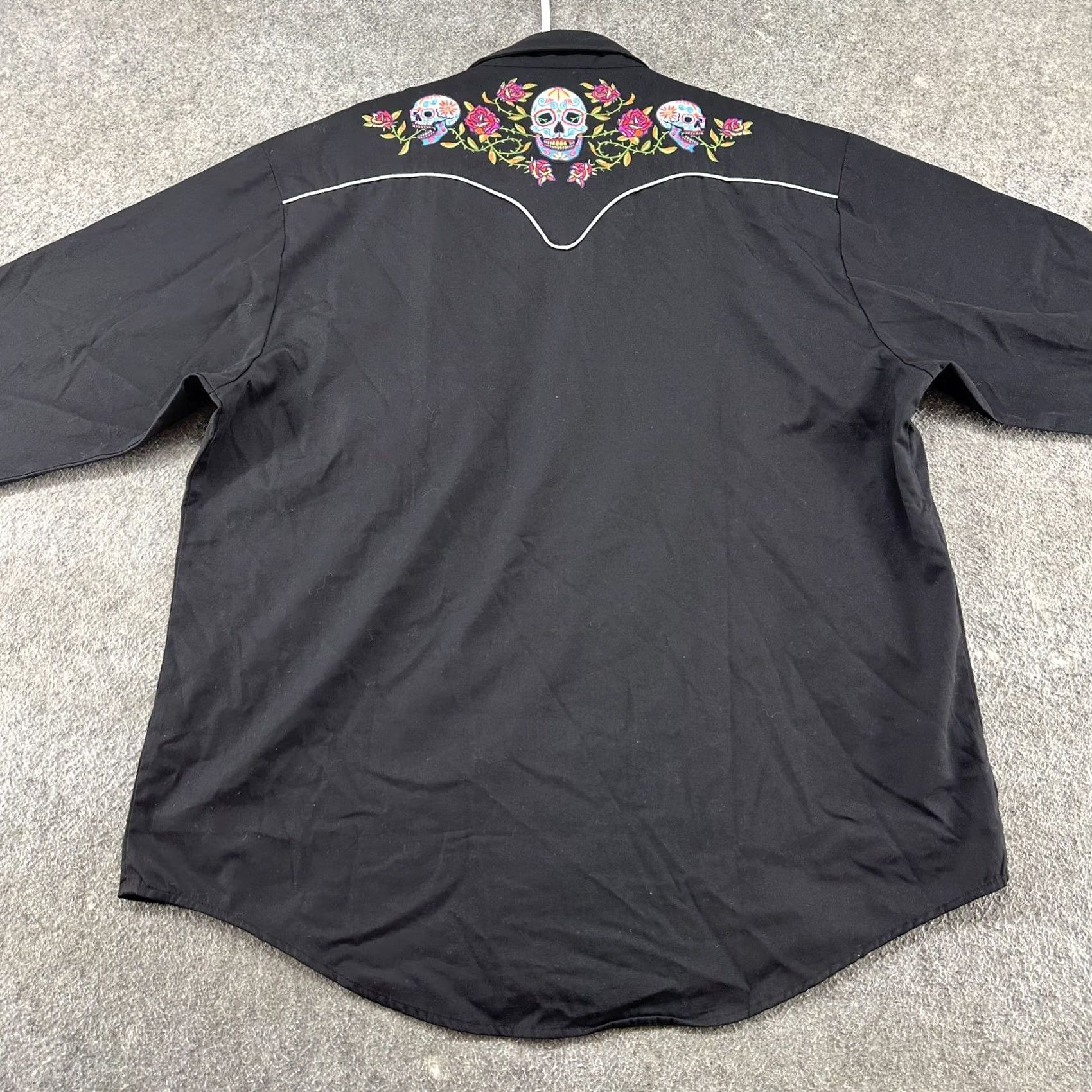 Vintage VINTAGE Bennys Shirt Mens 3XL Black Pearl Skull Roses Long Sleeve Button-Down Collared 90s Western Casual Mens Size US XXL / EU 58 / 5 - 5 Thumbnail