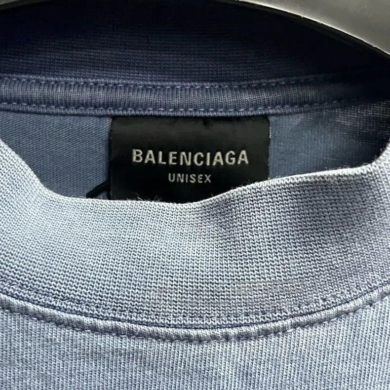 Balenciaga Balenciaga Light Blue Graphic Short Sleeve T. Size US L / EU 52-54 / 3 - 2 Thumbnail