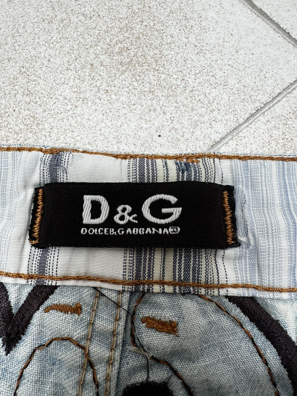 Dolce & Gabbana D&G Embroidered Logo Vintage Jeans — Oversized Back Branding Size US 33 - 5 Thumbnail