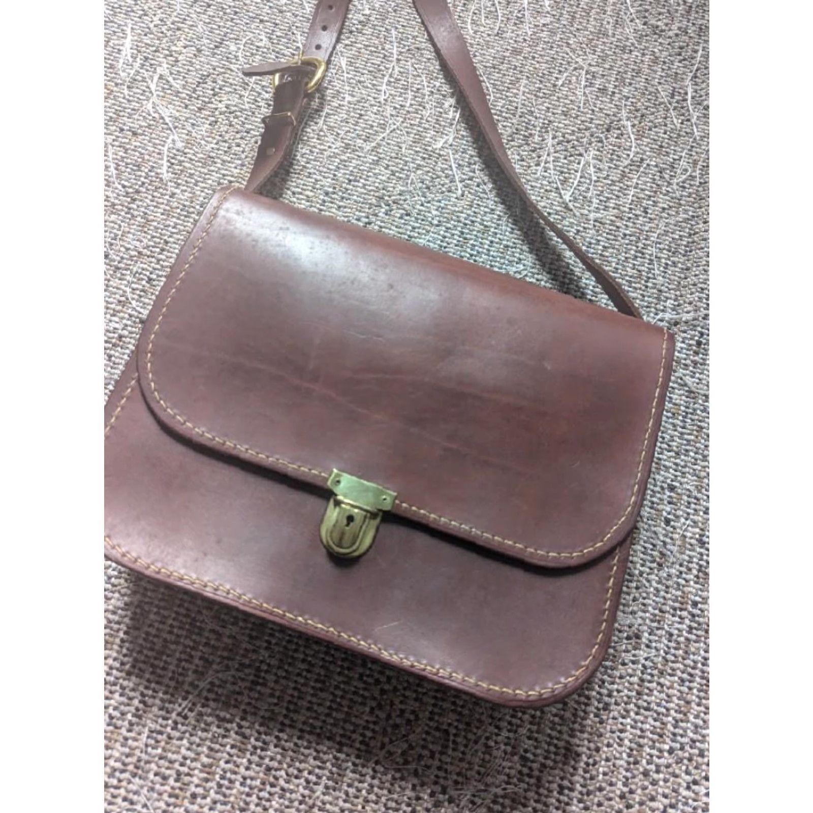 Eddie Bauer VINTAGE Eddie Bauer messenger bag COWHIDE brown leather bag Medium Unisex Adults Brown leather Messenger Bag 11.5" across 10" tall 3.5" wide Mens Size ONE SIZE - 2 Thumbnail