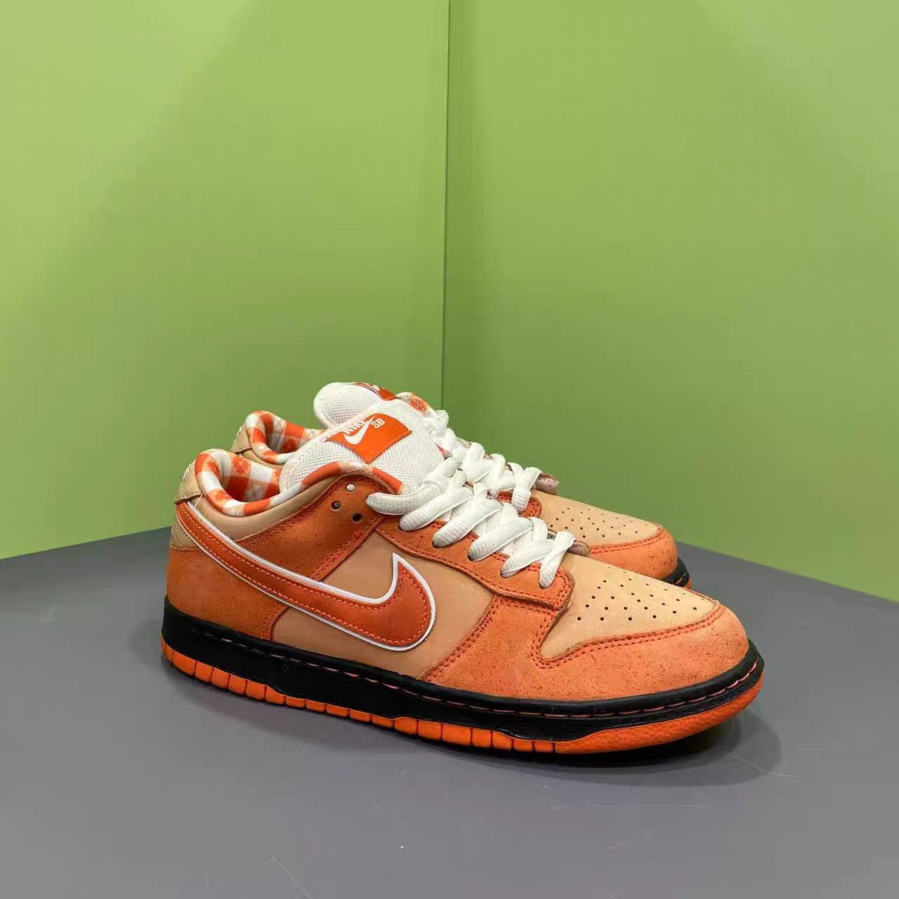 Nike Nike Dunk SB Orange Lobster K15 Size US 9 / EU 42 - 5 Thumbnail