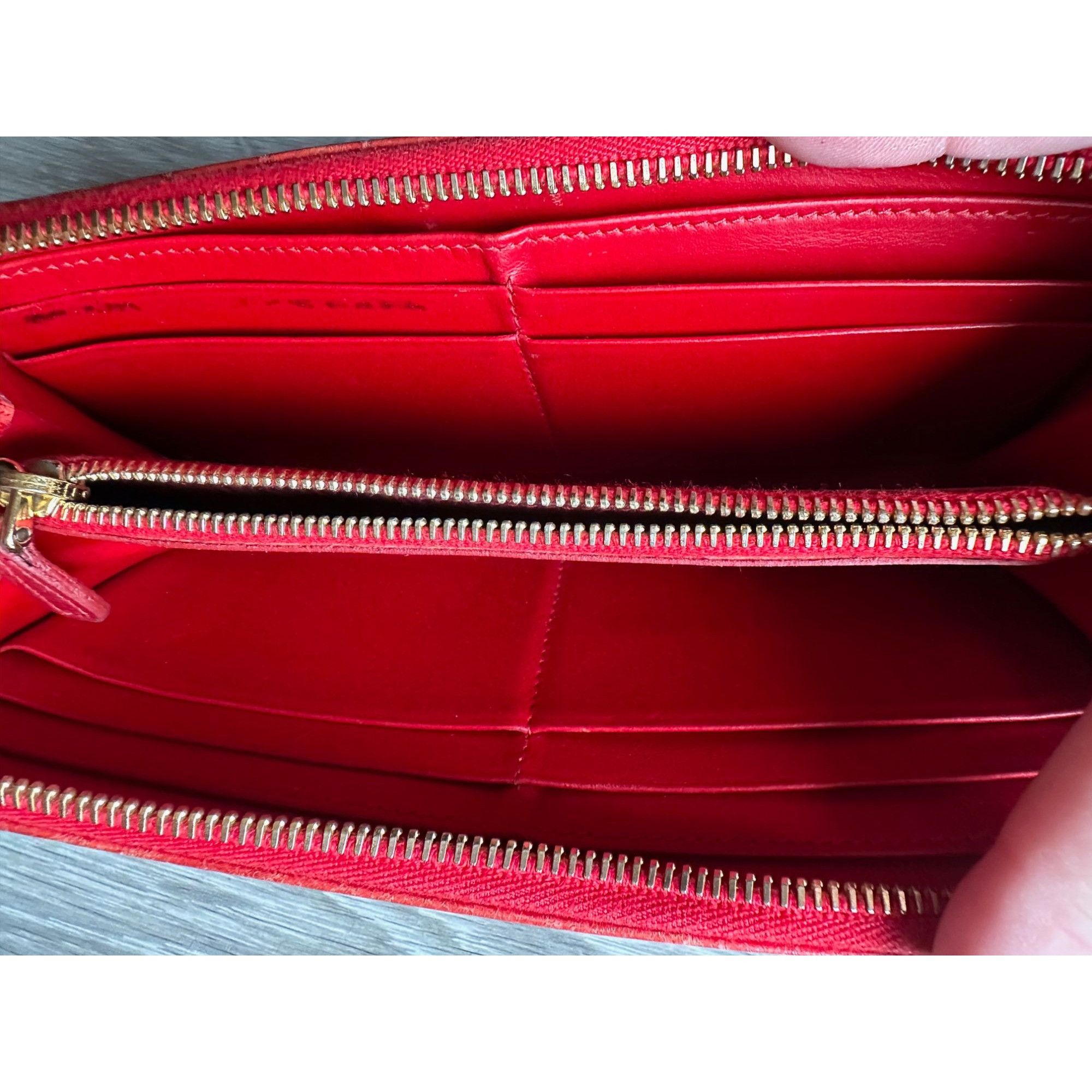 Miu Miu Miu Miu Red Croc Embossed Leather Zip Around Wallet with Box Size ONE SIZE - 16 Thumbnail