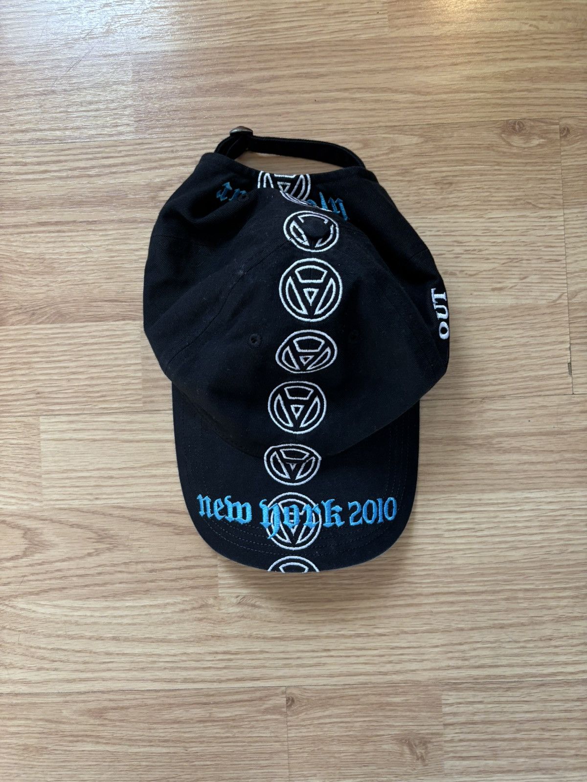 Playboi Carti MITCH MODES LIFE IS WAR NEW YORK EXCLUSIVE HAT Size ONE SIZE - 1 Thumbnail
