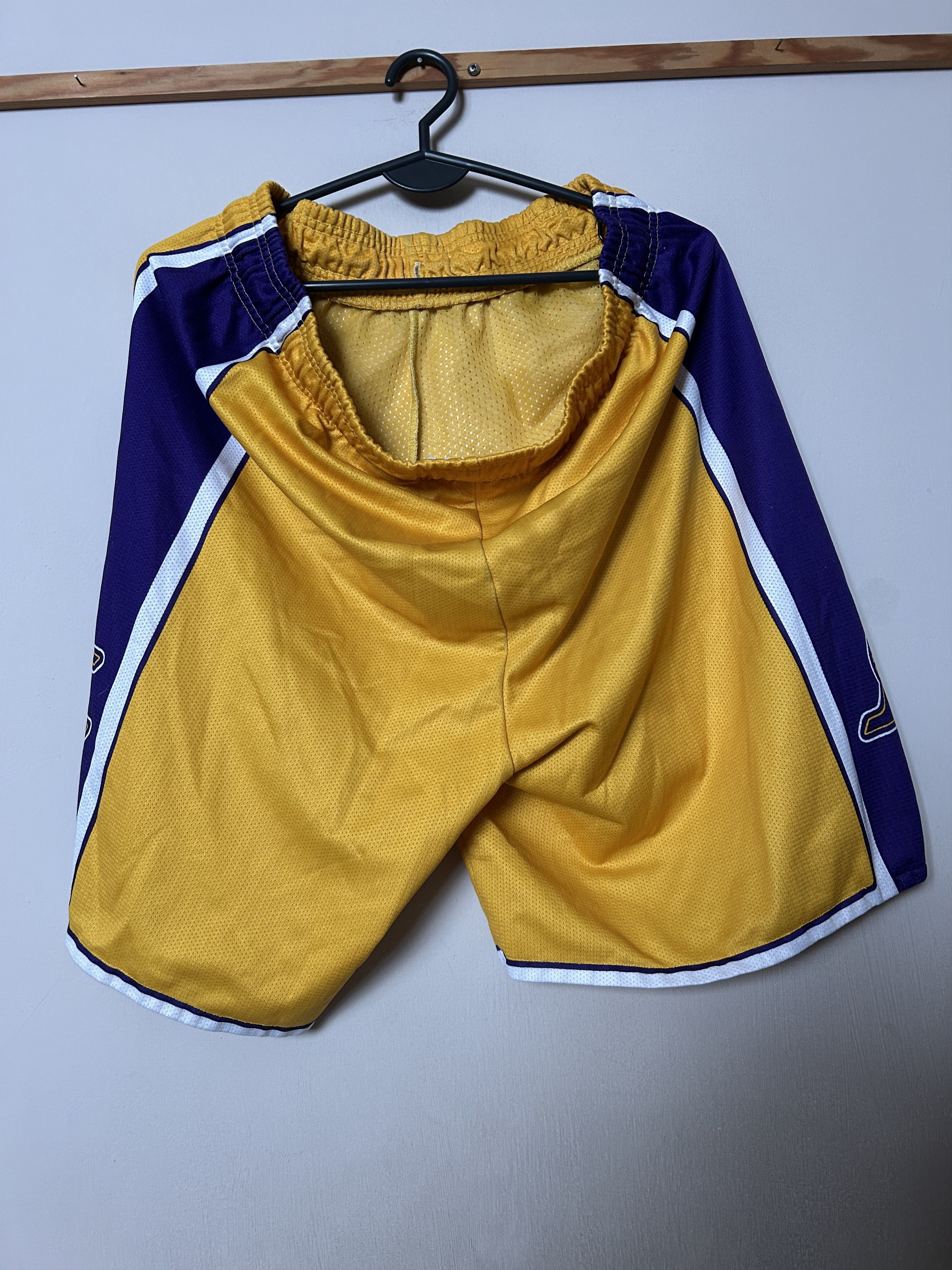 Champion Vintage LOS ANGELES LAKERS Shorts - Champion - L - SALE Size US 32 / EU 48 - 2 Thumbnail