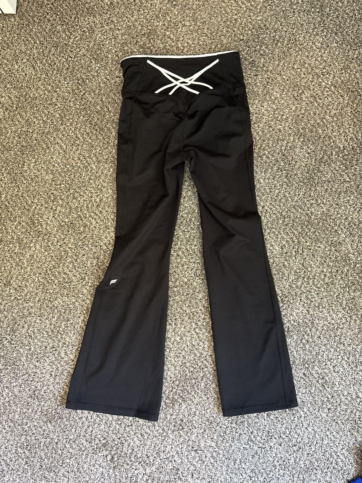 Fabletics Fabletics Oasis PureLuxe High-Waisted Crossover Flare Size 28" / US 6 / IT 42 - 2 Thumbnail