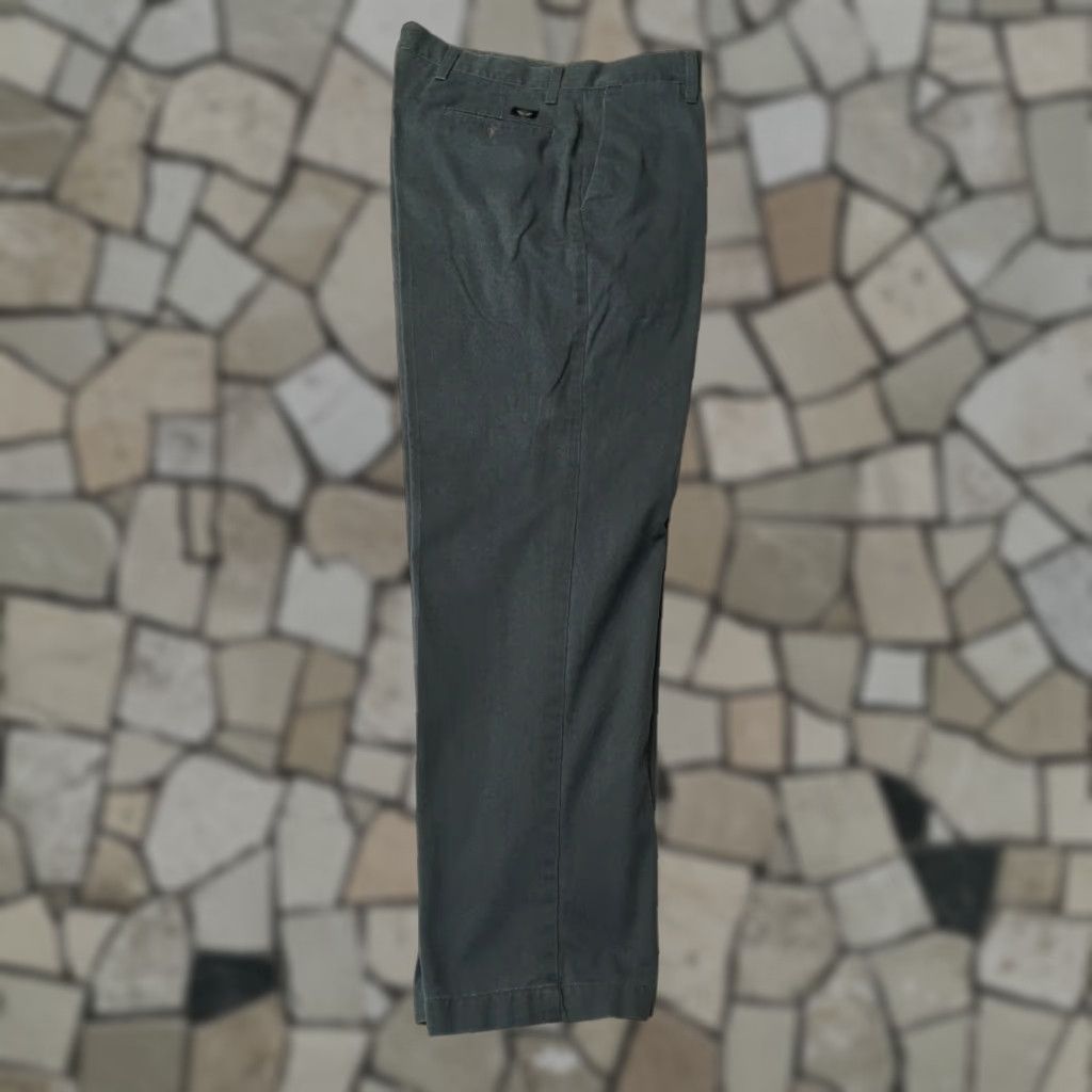 Dockers Dockers Premium Khakis navy blue Pleated Pants 33x31 Relaxed Fit Men's Size 33 Inseam 31 Blue Khakis Size US 33 - 1 Thumbnail