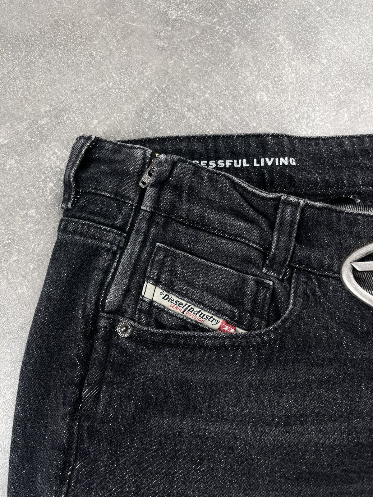 Diesel Diesel Industry Dark Bootcut Jeans Metal Logo Belt Buckle Size 28" / US 6 / IT 42 - 6 Thumbnail