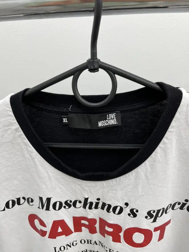 Moschino Love Moschino Carrot Printed Cotton Tee Size US XL / EU 56 / 4 - 2 Thumbnail