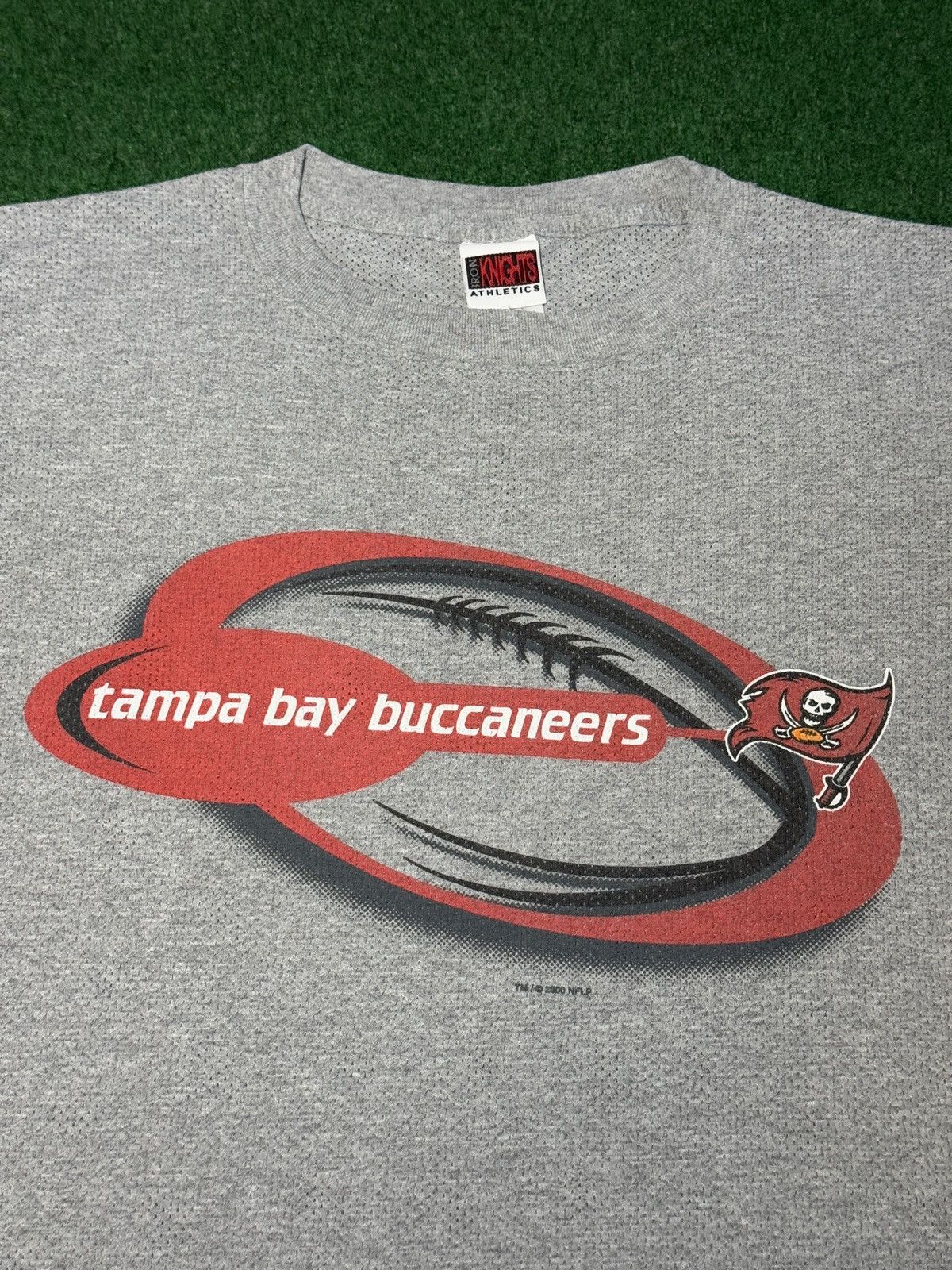 NFL Vintage 90s Tampa Bay Bucaneers Retro Late 90s XXL T Shirt Size US XXL / EU 58 / 5 - 2 Thumbnail