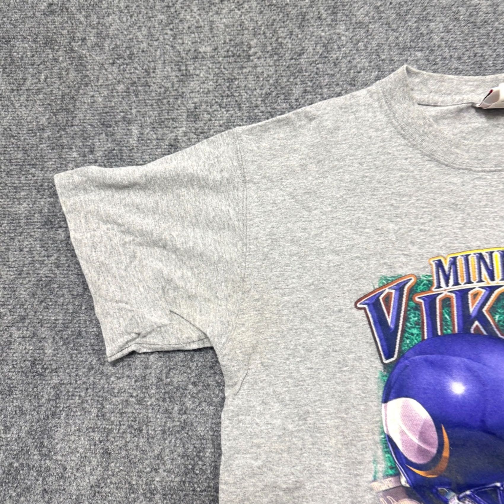 Equipment VTG Minnesota Vikings T-Shirt NFL Equipment Mens Medium 100% Cotton Graphic Gray Size US M / EU 48-50 / 2 - 6 Thumbnail