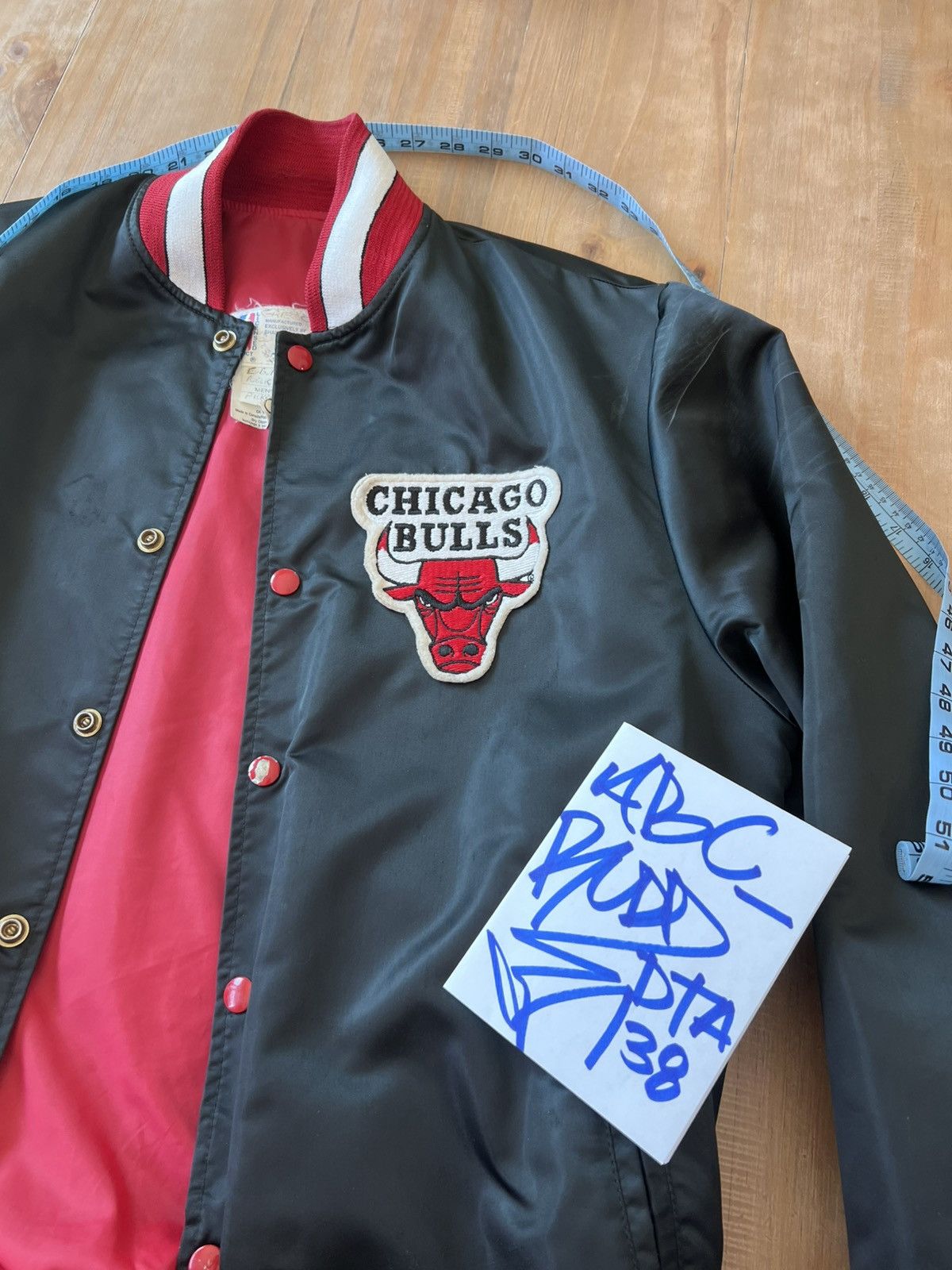 NBA Vintage 80’s/90’s Satin Bulls Jacket M Size US M / EU 48-50 / 2 - 2 Thumbnail