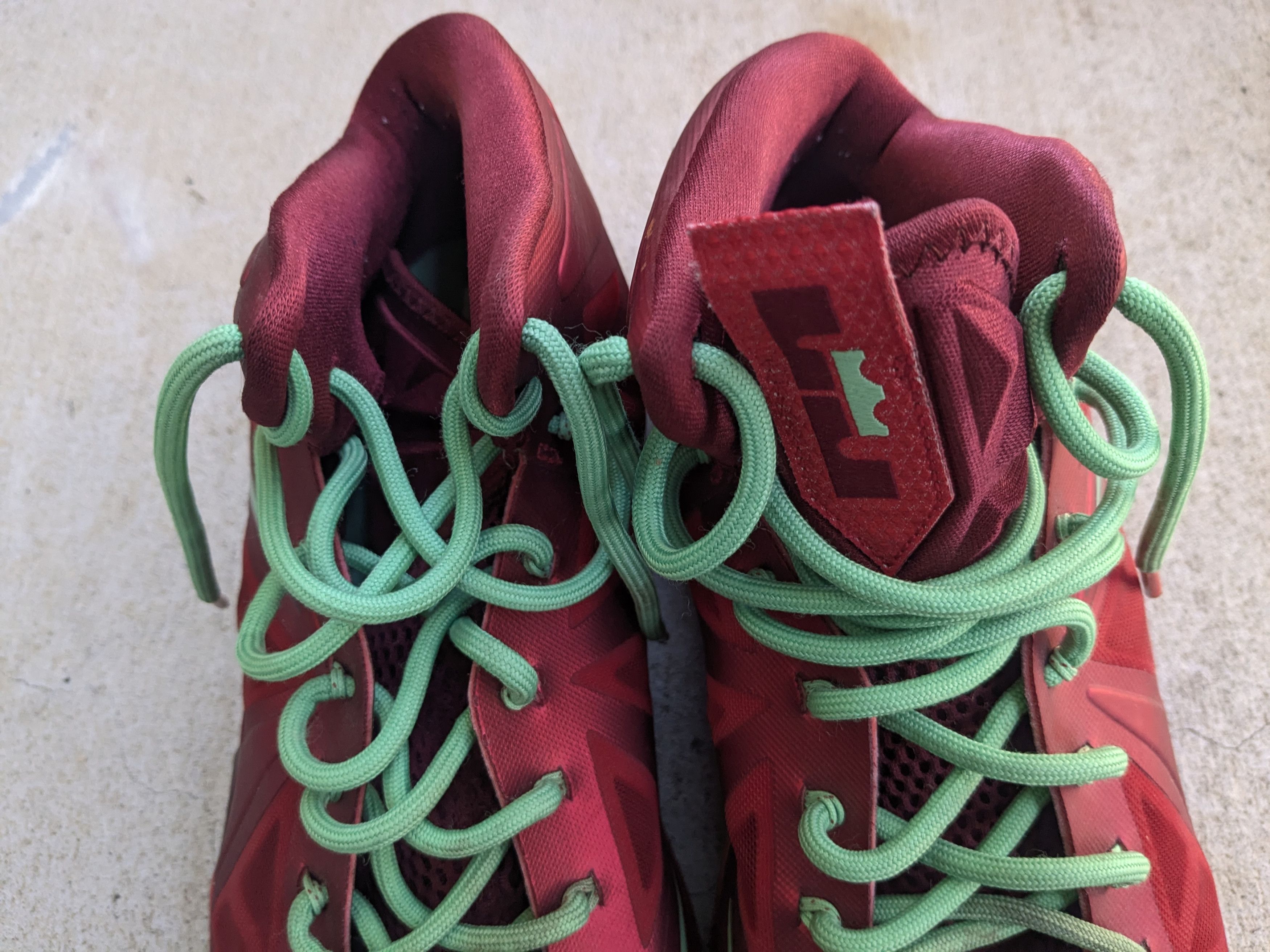 Nike Nike LeBron 10 Christmas 541100-600 Red Green Size US 11 / EU 44 - 4 Thumbnail