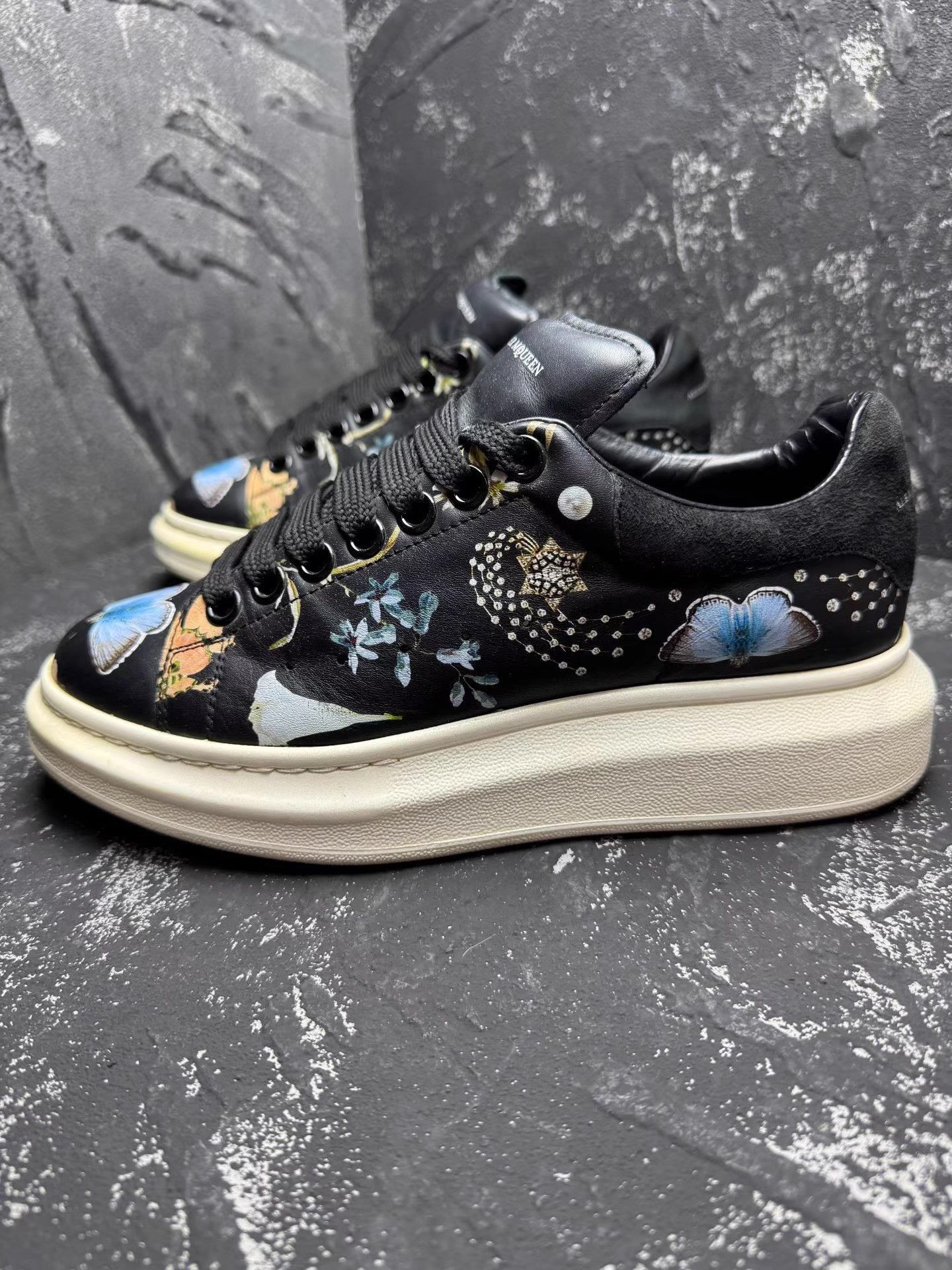 Alexander McQueen Alexander McQueen BlackLimitedEdition Platform Sneakers Q10 Size US 8 / IT 38 - 2 Thumbnail