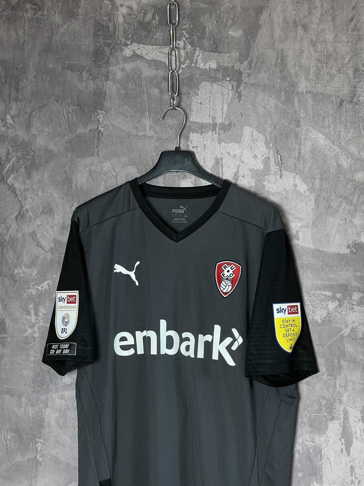 Puma Rare Rotherham United 2022-2023 Away Football Jersey Puma Size US L / EU 52-54 / 3 - 2 Thumbnail