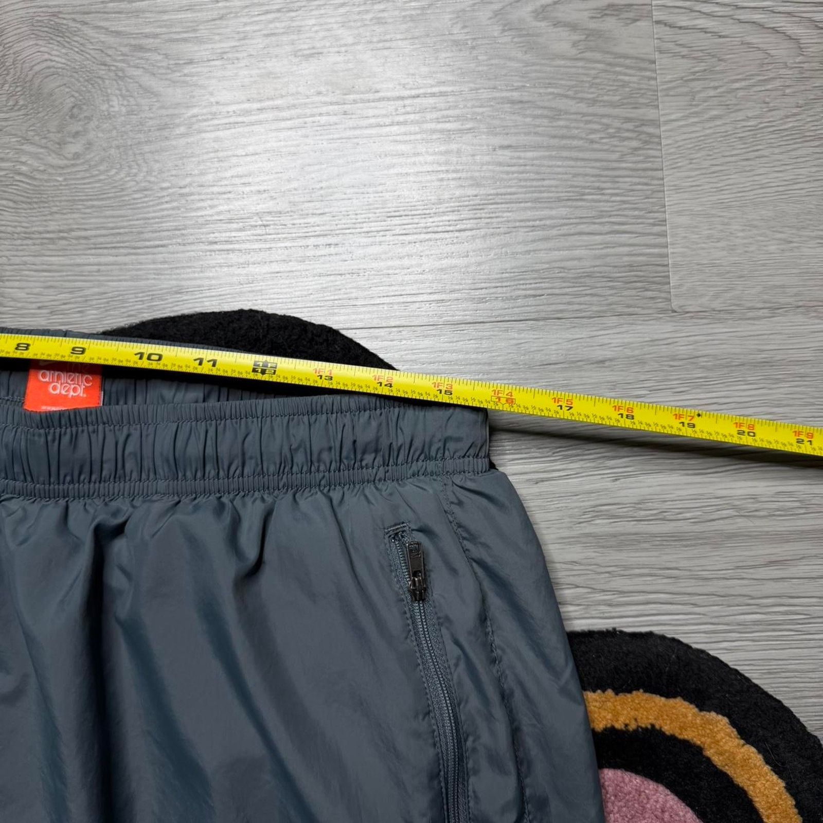 Nike Nike Sportswear Embroidered Logo Track Pants Size Large Grey Size US 34 / EU 50 - 4 Thumbnail