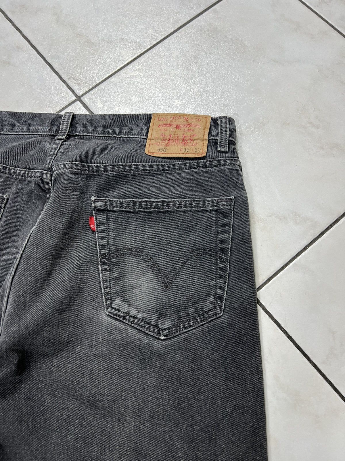 Levi's Vintage 90s Levi’s 550 relaxed fit baggy washed denim jeans Size US 36 / EU 52 - 15 Thumbnail