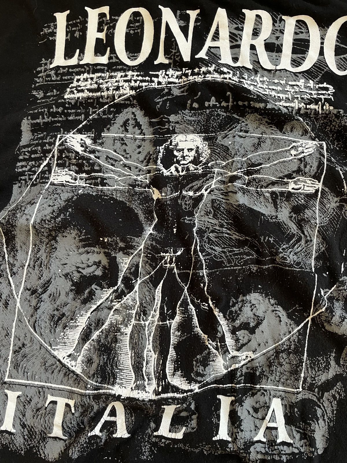 Vintage Vintage Leonardo Da Vinci 90’s Over Print T-Shirt Art Italia Size US XL / EU 56 / 4 - 4 Thumbnail