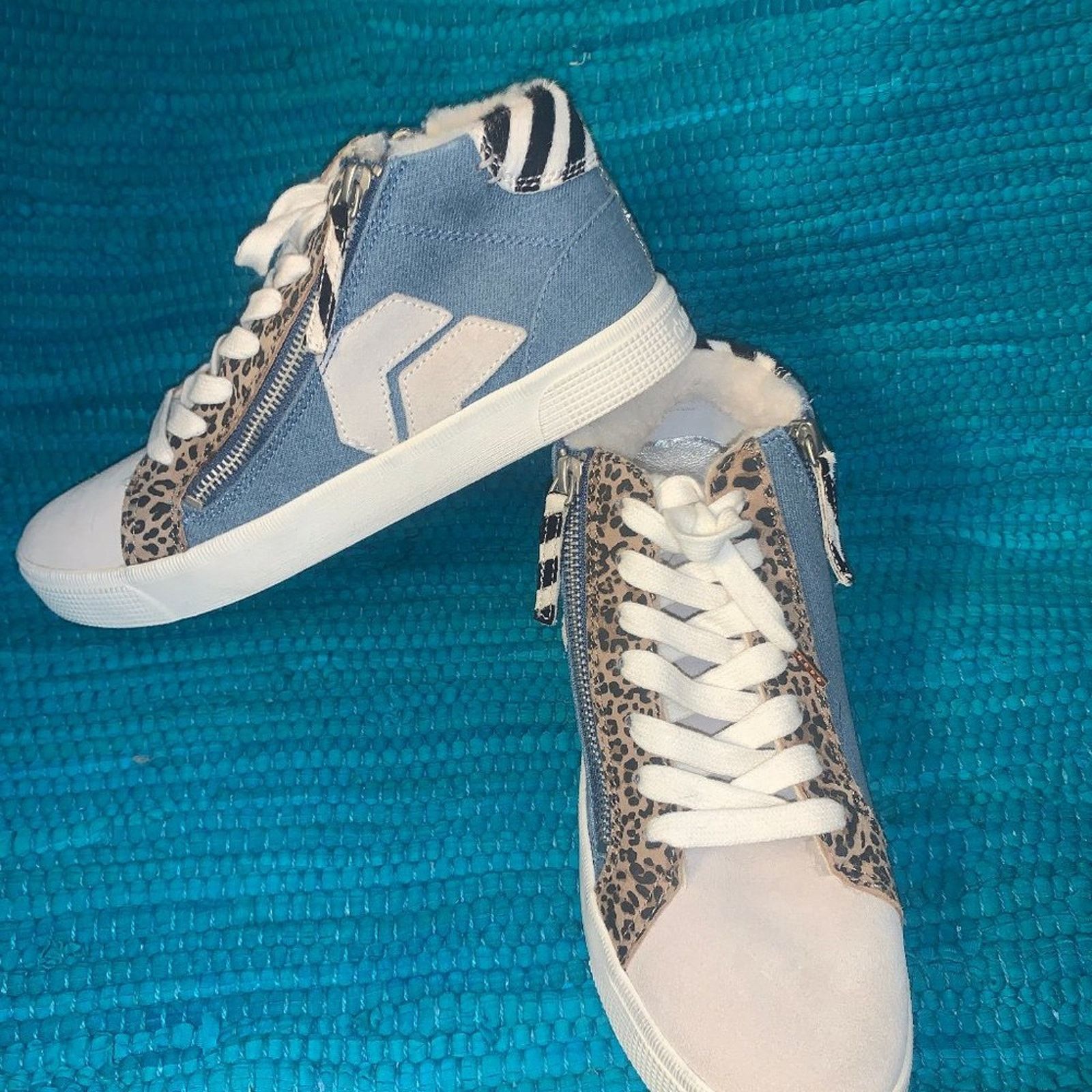 Dolce Vita NEW DOLCE VITA HIDDEN WEDGE SNEAKERS SHEARLING DENIM 8 Size US 8 / IT 38 - 7 Thumbnail