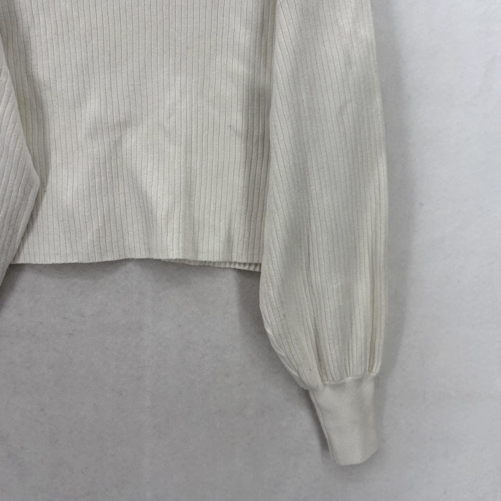 Good American Good American Sweater Womens Medium White Pullover Turtleneck Balloon Sleeve Knitted Knit Ribbed Cropped Relaxed Casual Summer Winter? Size M / US 6-8 / IT 42-44 - 3 Thumbnail