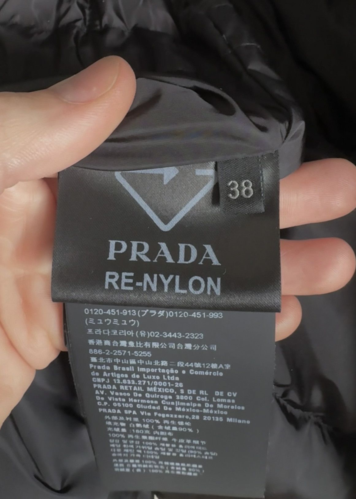 Prada Prada 2020 Black Re-Nylon Removable Sleeves Down Jacket Size XS / US 0-2 / IT 36-38 - 14 Thumbnail