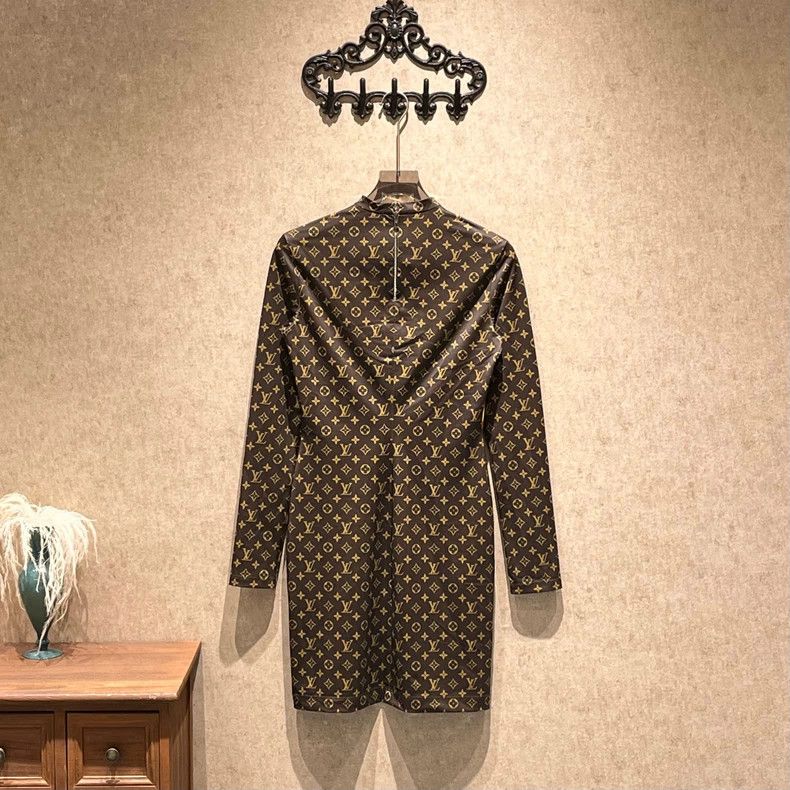 Louis Vuitton Louis Vuitton Brown presbyopic full logo long sleeve dress Size M / US 6-8 / IT 42-44 - 2 Thumbnail