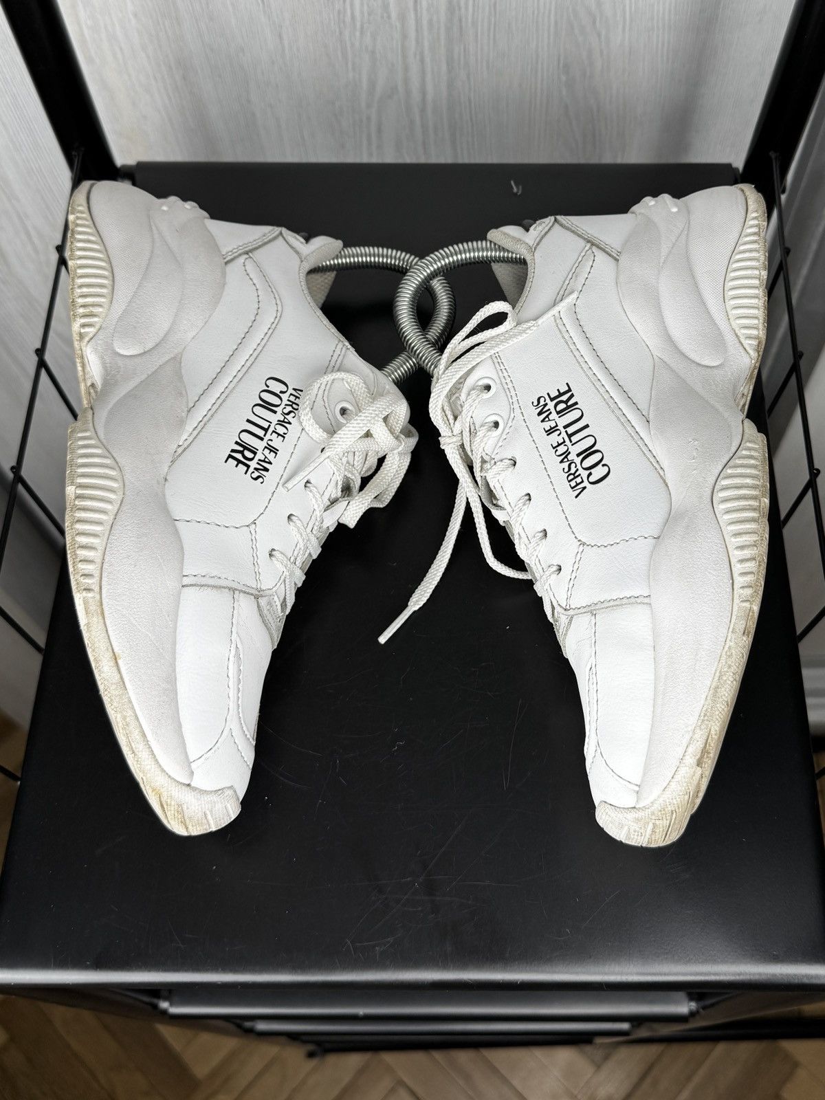 Versace Jeans Couture Versace Jeans Couture white big logo low top sneakers 37 Size US 7 / IT 37 - 13 Thumbnail