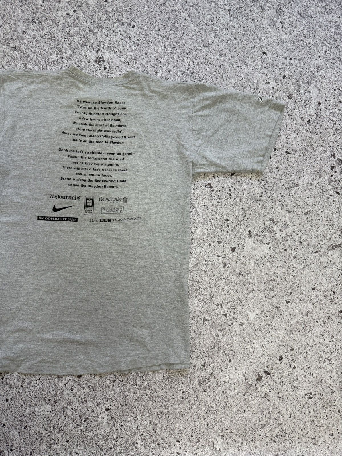 Nike × Vintage Vintage 2001 Nike Gan On Marathon Race Running T-shirt Size US L / EU 52-54 / 3 - 8 Thumbnail