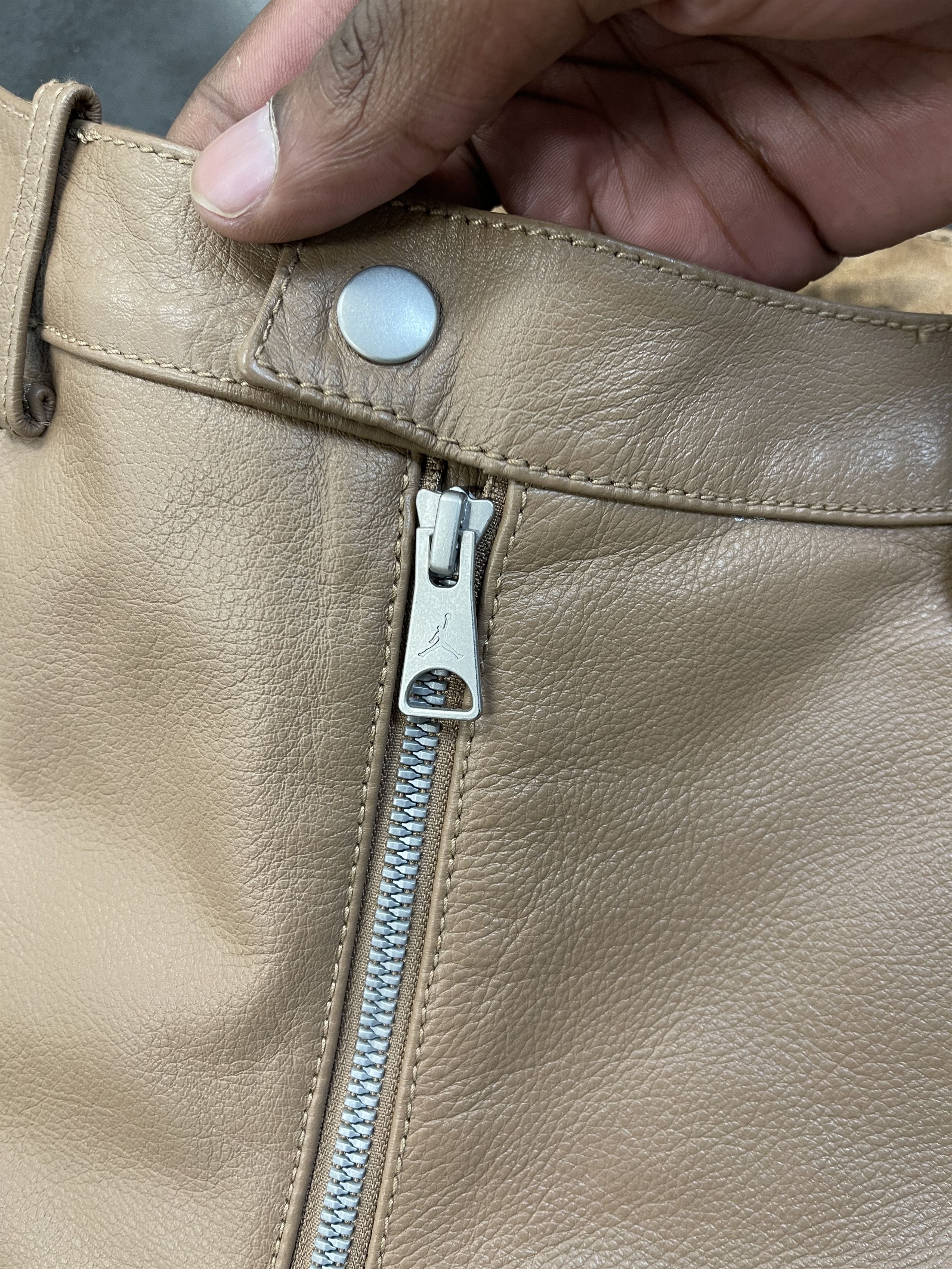 Jordan Brand × Travis Scott Jordan x Cactus Jack Leather Pants Archaeo Brown Size US 28 / EU 44 - 6 Thumbnail