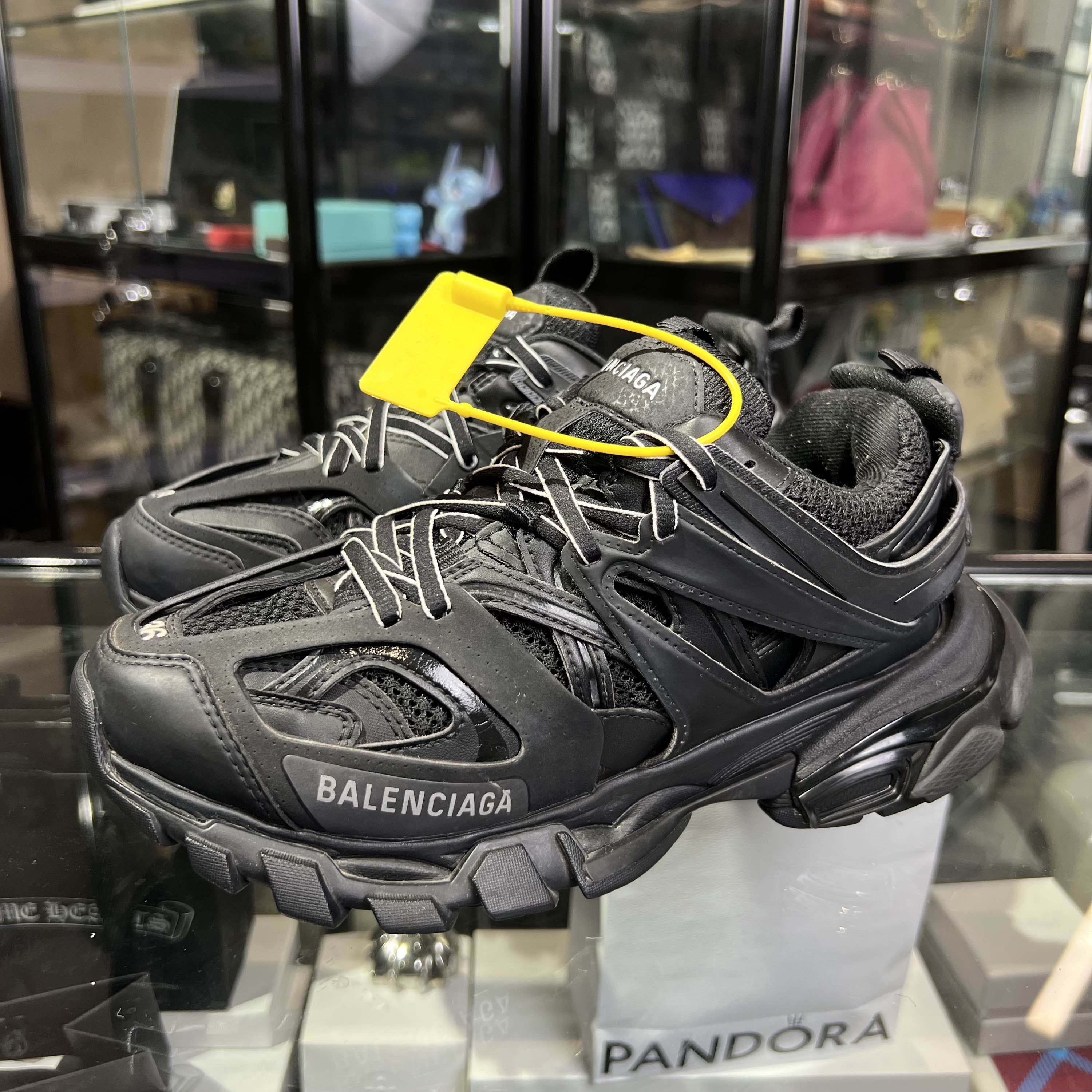 Balenciaga Balenciaga Track Low-Top Sneakers Size 36 Size US 6 / IT 36 - 1 Thumbnail