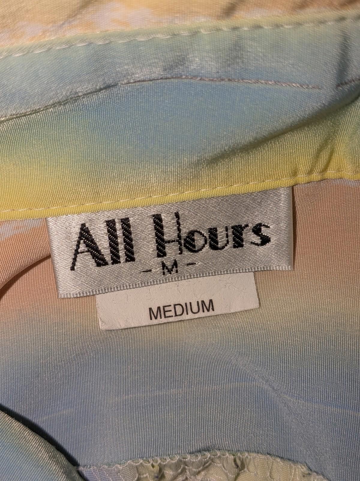 Designer VTG 80s All Hours Pastel Watercolor Button Down Blouse Sz M Size M / US 6-8 / IT 42-44 - 9 Thumbnail