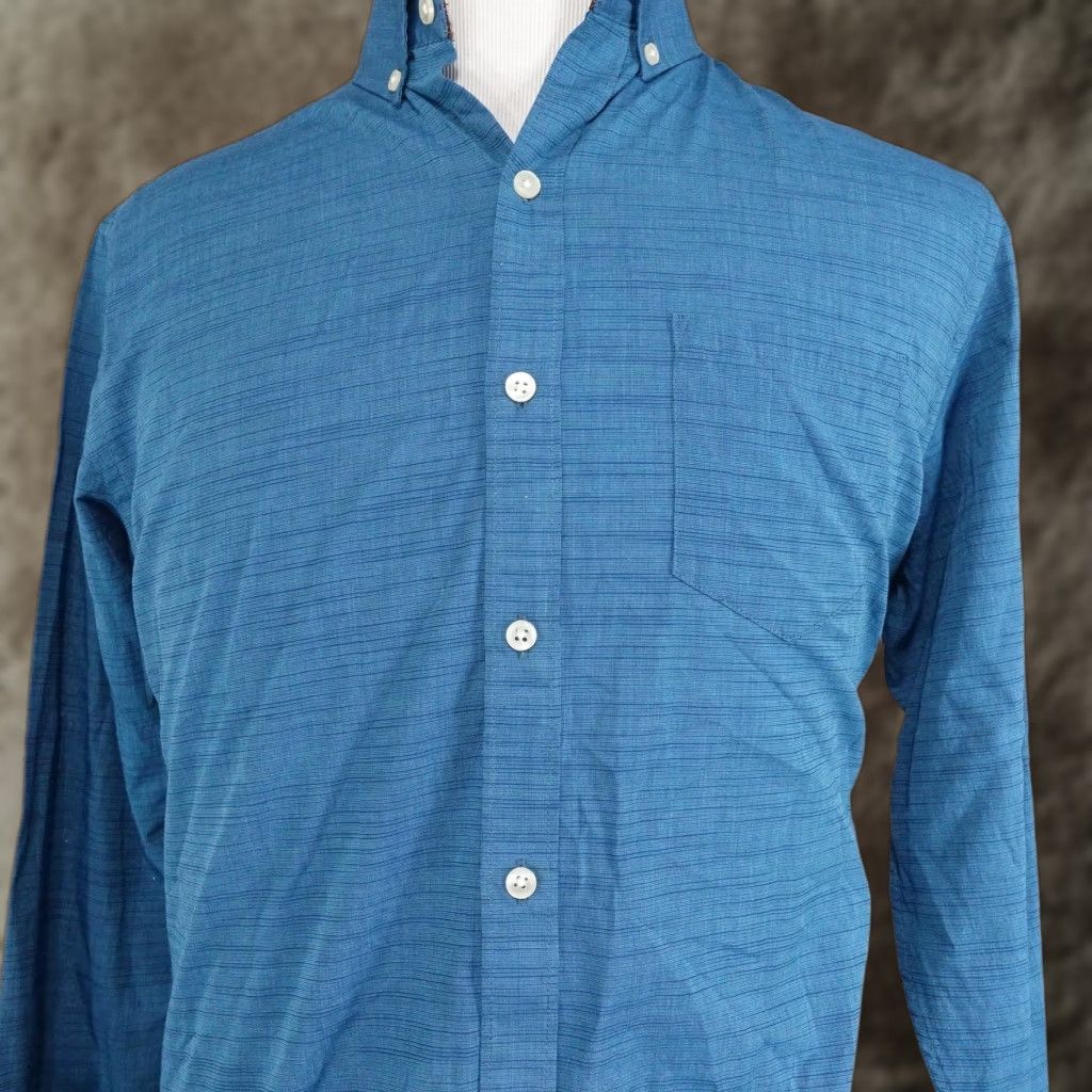 Van Heusen VAN HEUSEN Shirt Mens M Blue Never Tuck Long Sleeve Button Down Classic Fit Size US M / EU 48-50 / 2 - 1 Thumbnail