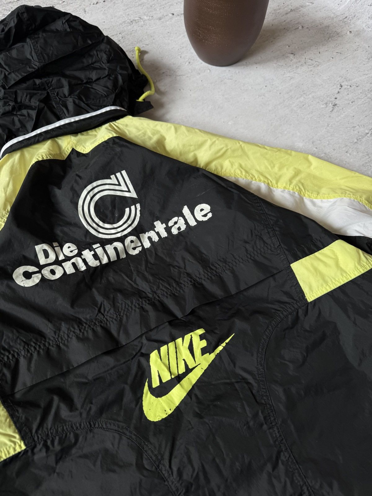 Japanese Brand × Nike × Vintage NIKE BORUSSIA DORTMUND VINTAGE BASIC LOGO BAGGY LIGHT JACKET Size US L / EU 52-54 / 3 - 9 Thumbnail