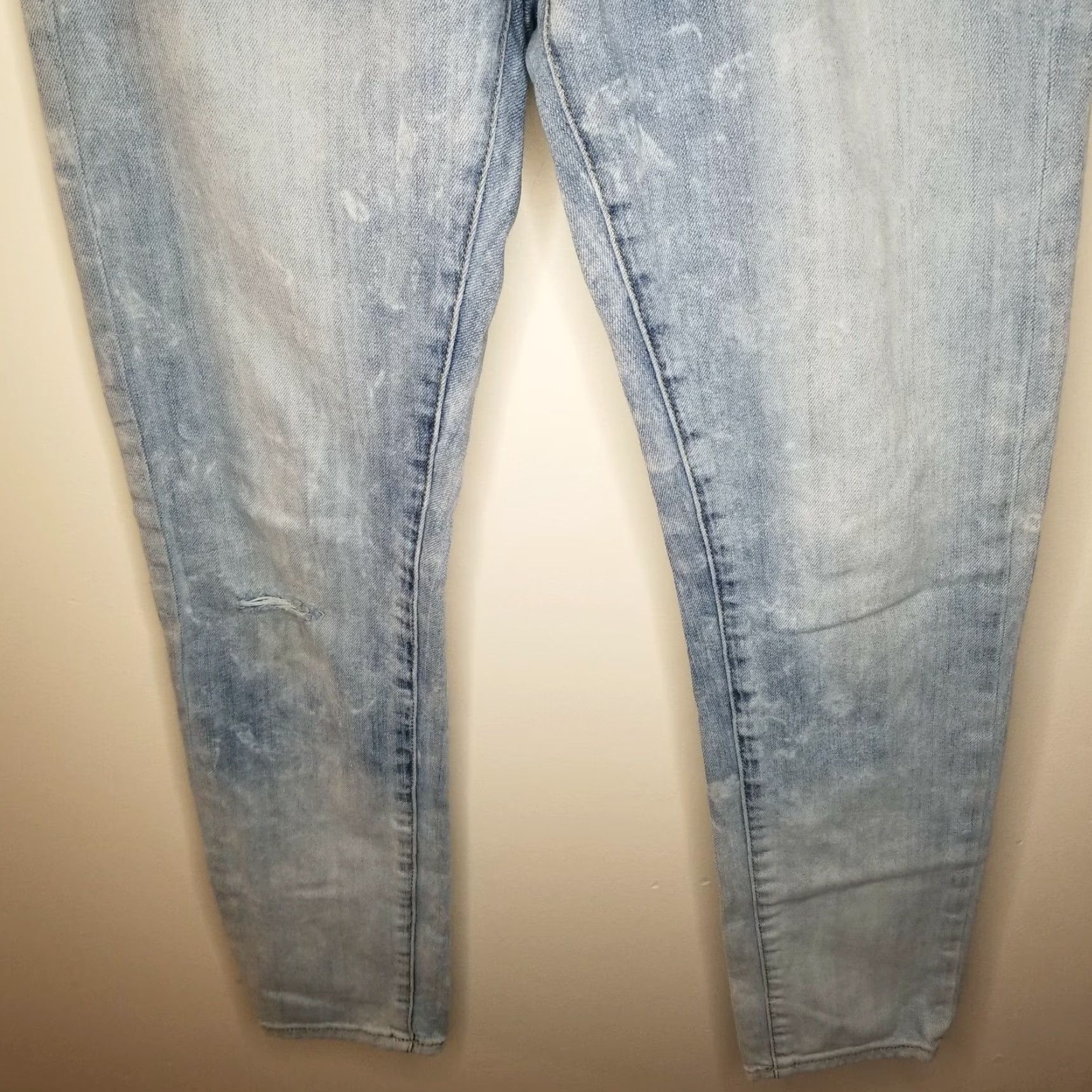 American Eagle Outfitters American Eagle Outfitters Jeans Women's Skinny Distressed Acid Wash Light Blue 28/30 Womens Size 28" / US 6 / IT 42 - 3 Thumbnail