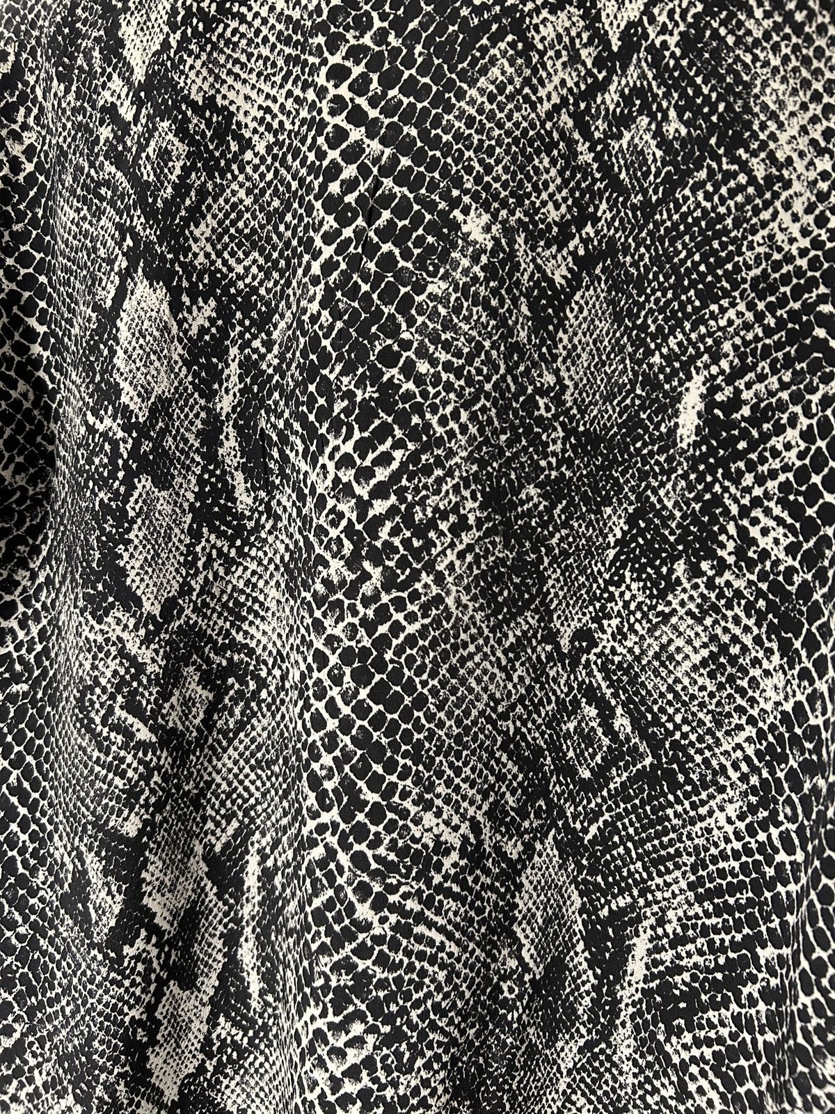 Saint Laurent Paris SS2013 Python Print Half Placket Silk Shirt Size US S / EU 44-46 / 1 - 6 Thumbnail