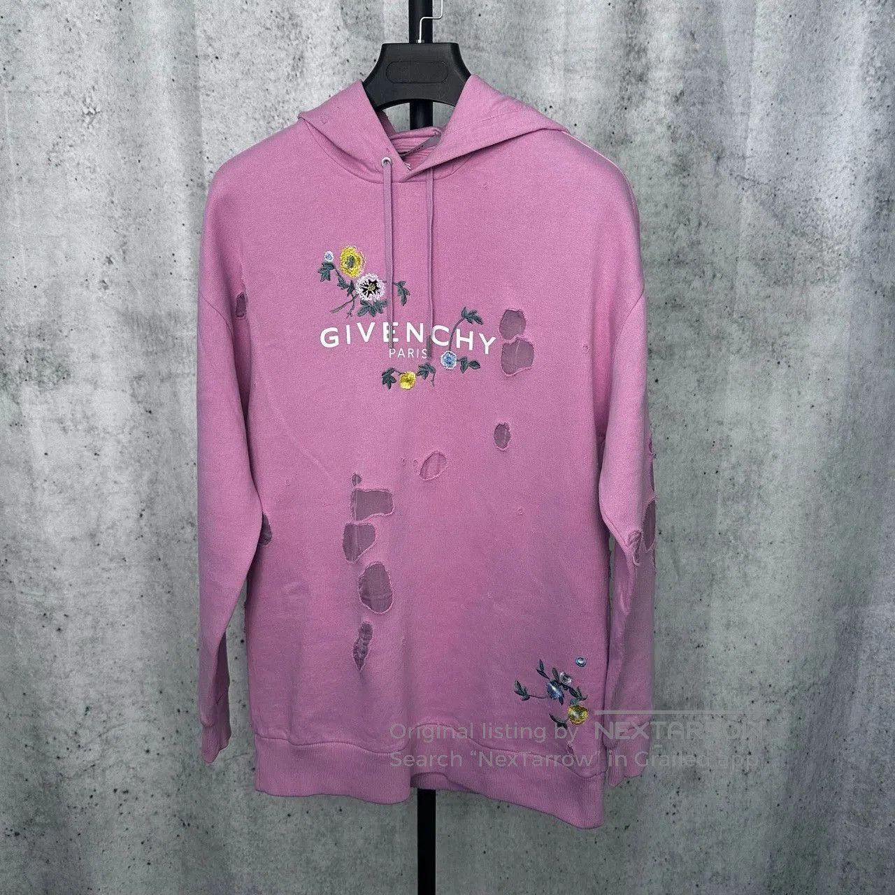 Givenchy givenchy floral embroidered holey sweatshirt. Size XS / US 0-2 / IT 36-38 - 1 Thumbnail