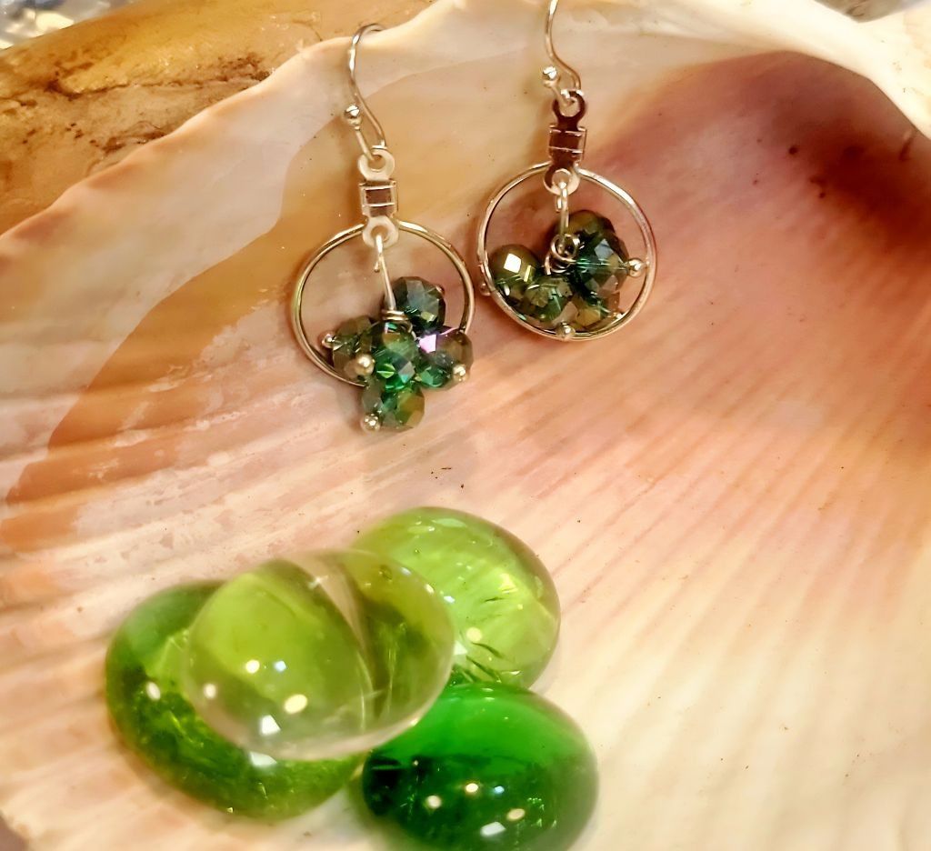 Handmade Faceted bead dangle inside hoop earrings Size ONE SIZE - 1 Thumbnail