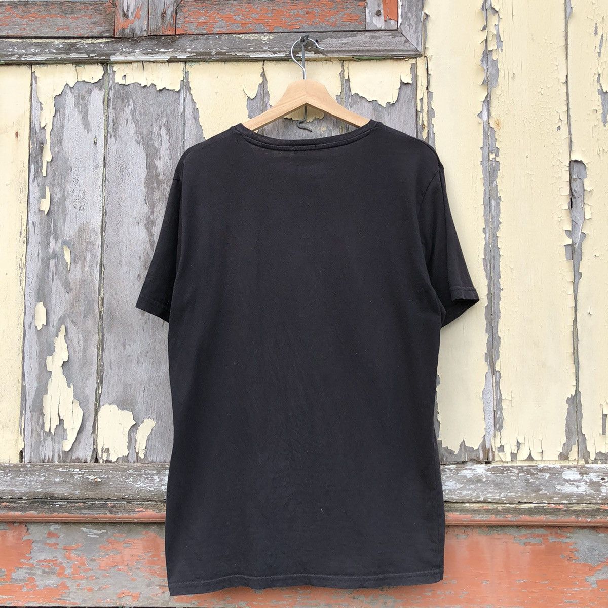 Band Tees 🔥Steals🔥 Distressed Nirvana Smile Tshirt Size US L / EU 52-54 / 3 - 9 Thumbnail
