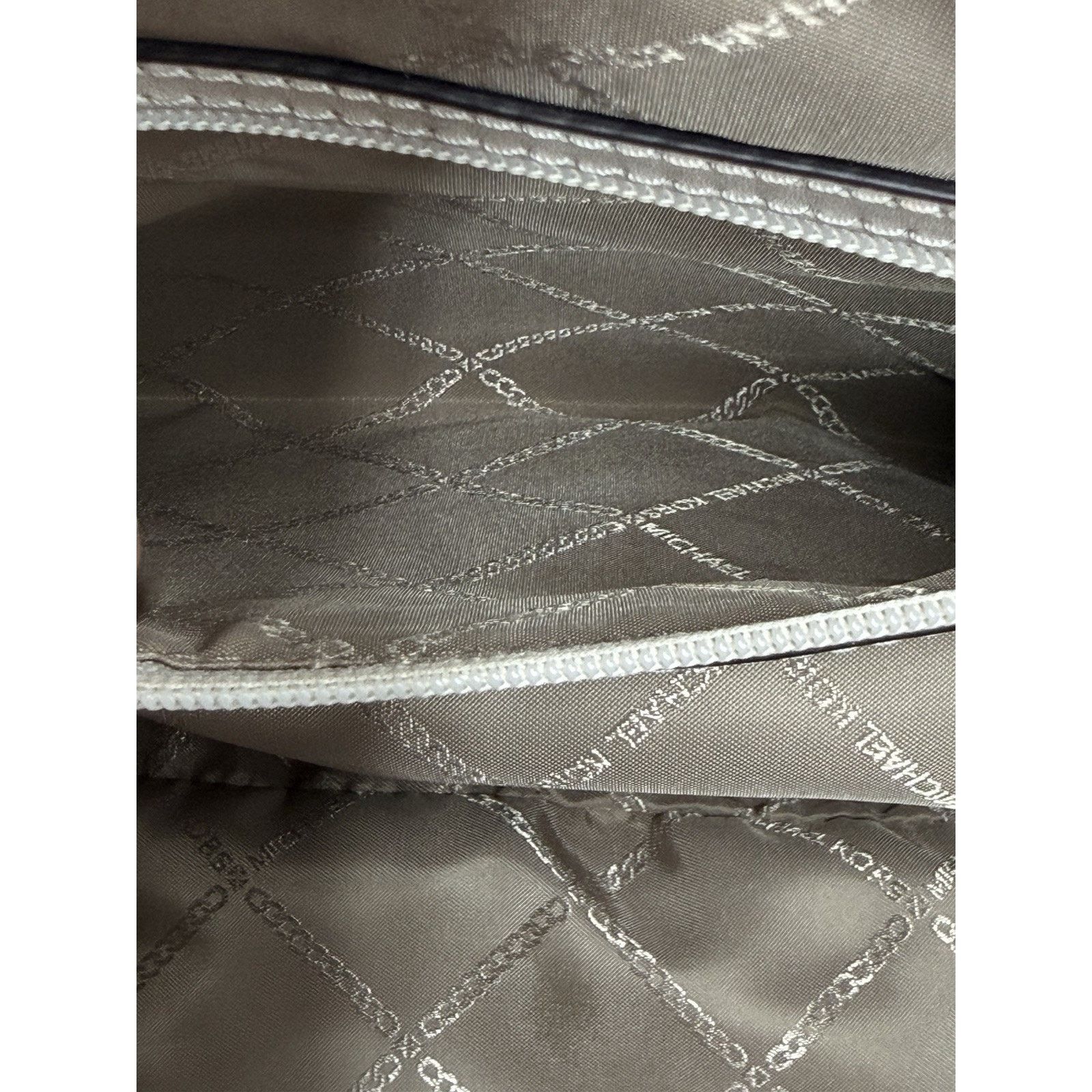 Michael Kors Michael Kors Astor Large Studded White Leather Shoulder Bag Size ONE SIZE - 10 Thumbnail