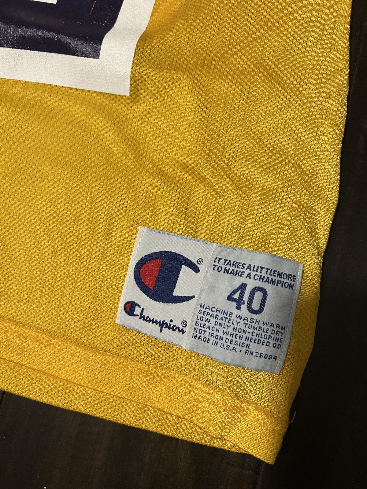 Champion Vintage Champion Lakers Jersey Size US M / EU 48-50 / 2 - 3 Thumbnail