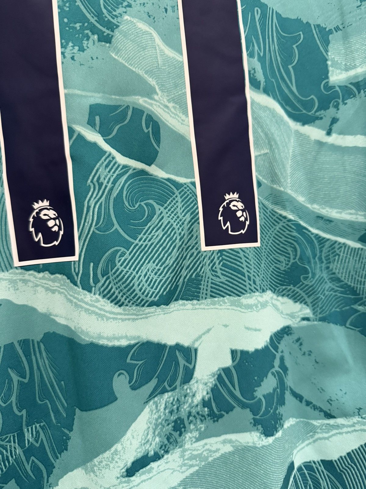 Other Liverpool 2020/21 Nike away Salah Jersey Size US M / EU 48-50 / 2 - 10 Thumbnail