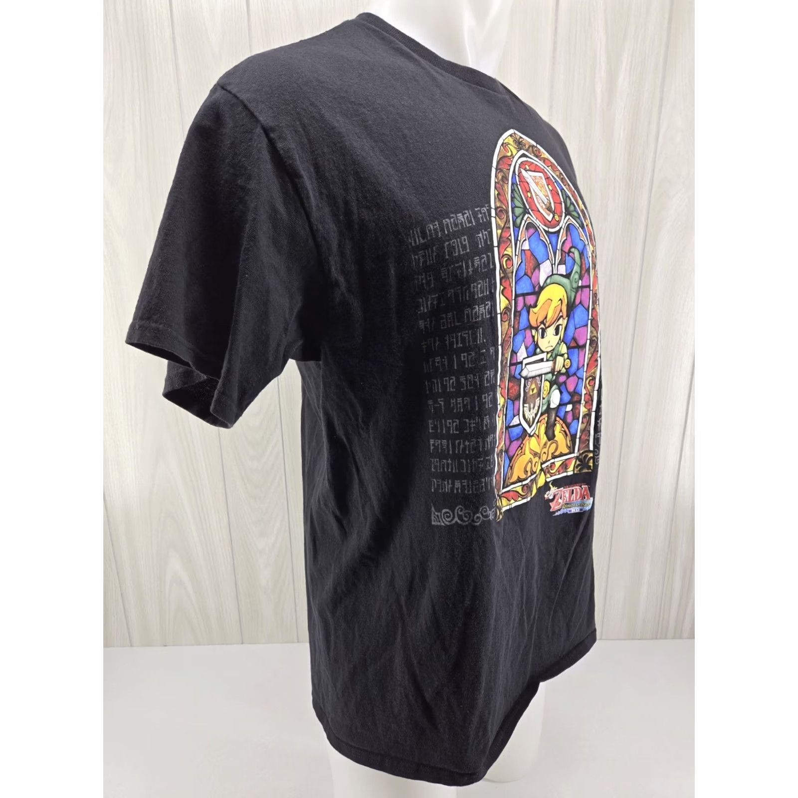 Nintendo VINTAGE The Legend of Zelda Windwaker T-Shirt Nintendo 2014 Black L Mens Shirt Graphic Print Crew Neck Short Sleeve Nintendo - Size US L / EU 52-54 / 3 - 7 Thumbnail
