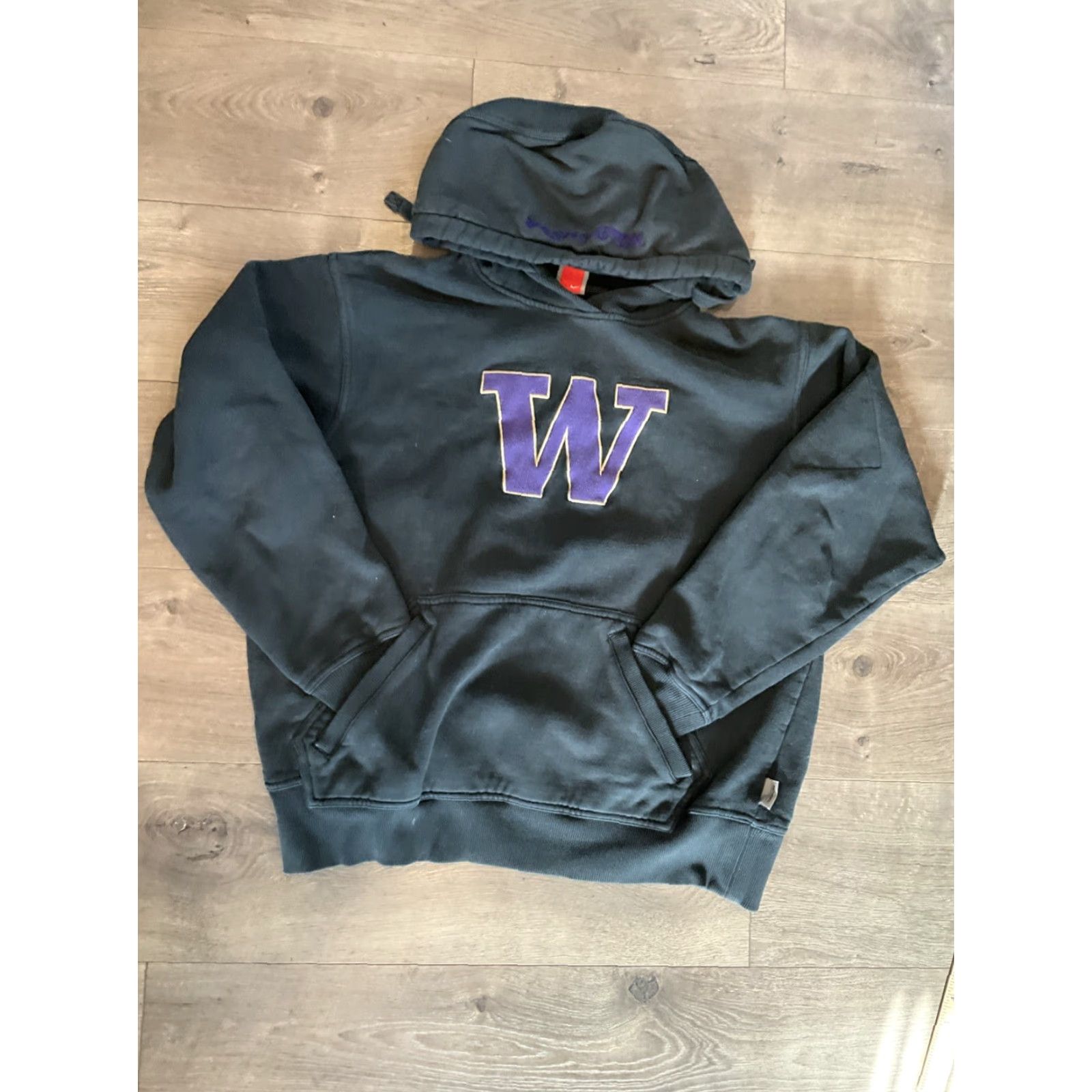 Nike VINTAGE Nike Hoodie Team Washington Huskies M Black Logo Pullover Mens 90s College Football Basketball Gym Size US M / EU 48-50 / 2 - 2 Thumbnail