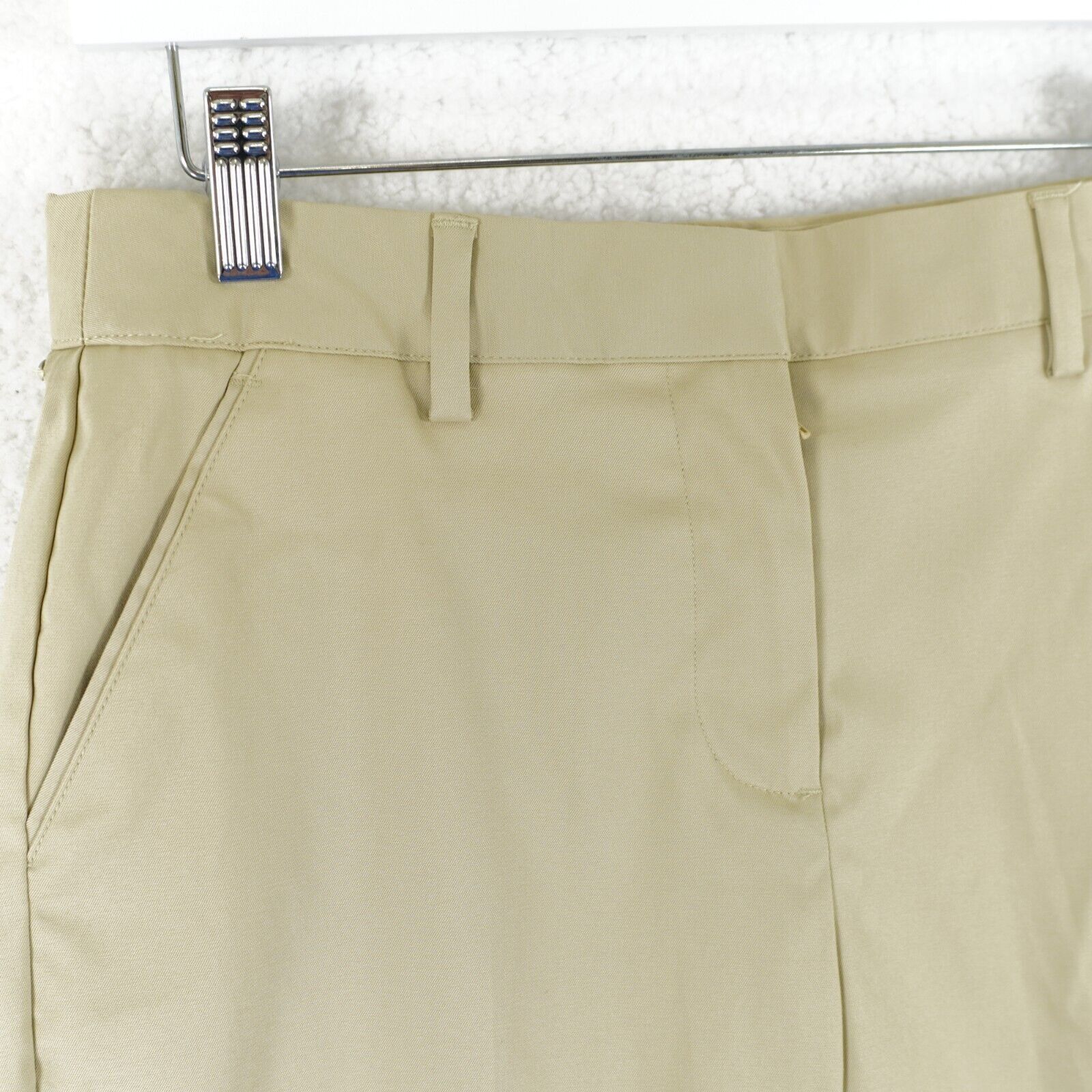 Greg Norman Greg Norman Size 4 Bermuda Shorts Tan Mid Rise 29/11 Polyest Size 27" / US 4 / IT 40 - 2 Thumbnail