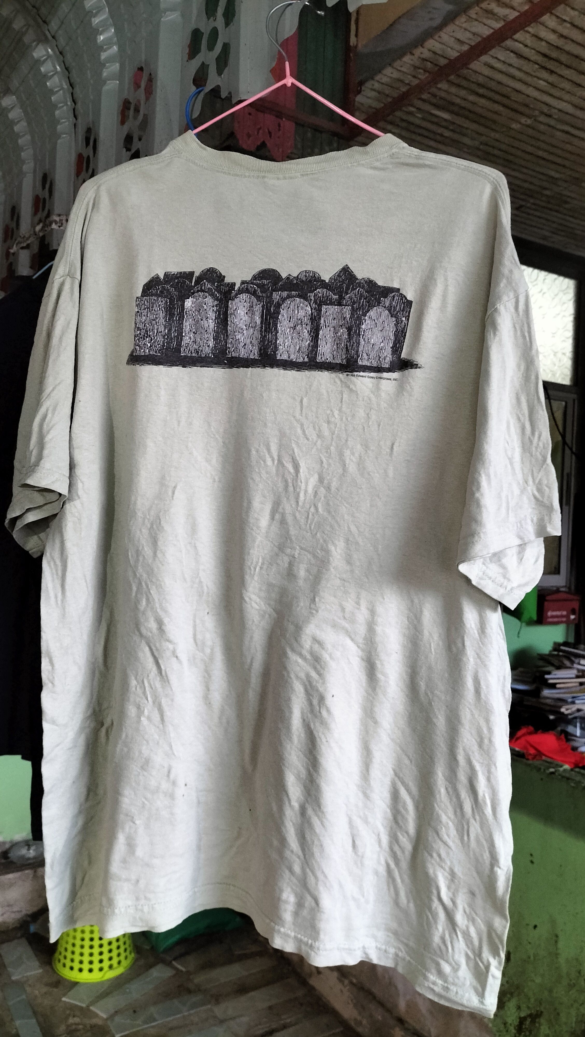 Vintage Vintage 90s Edward Gorey Production Movies Novels arttees Size US L / EU 52-54 / 3 - 5 Thumbnail