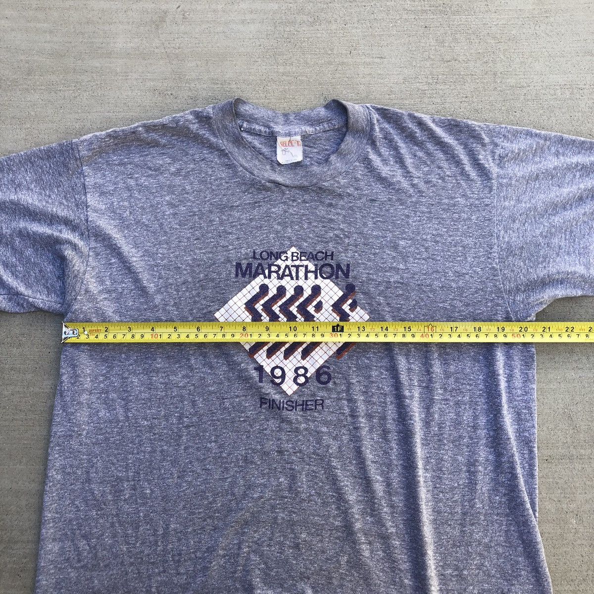 Vintage Crazy 1986 Long Beach Marathon T-Shirt 20.5x22 Size US XL / EU 56 / 4 - 6 Thumbnail