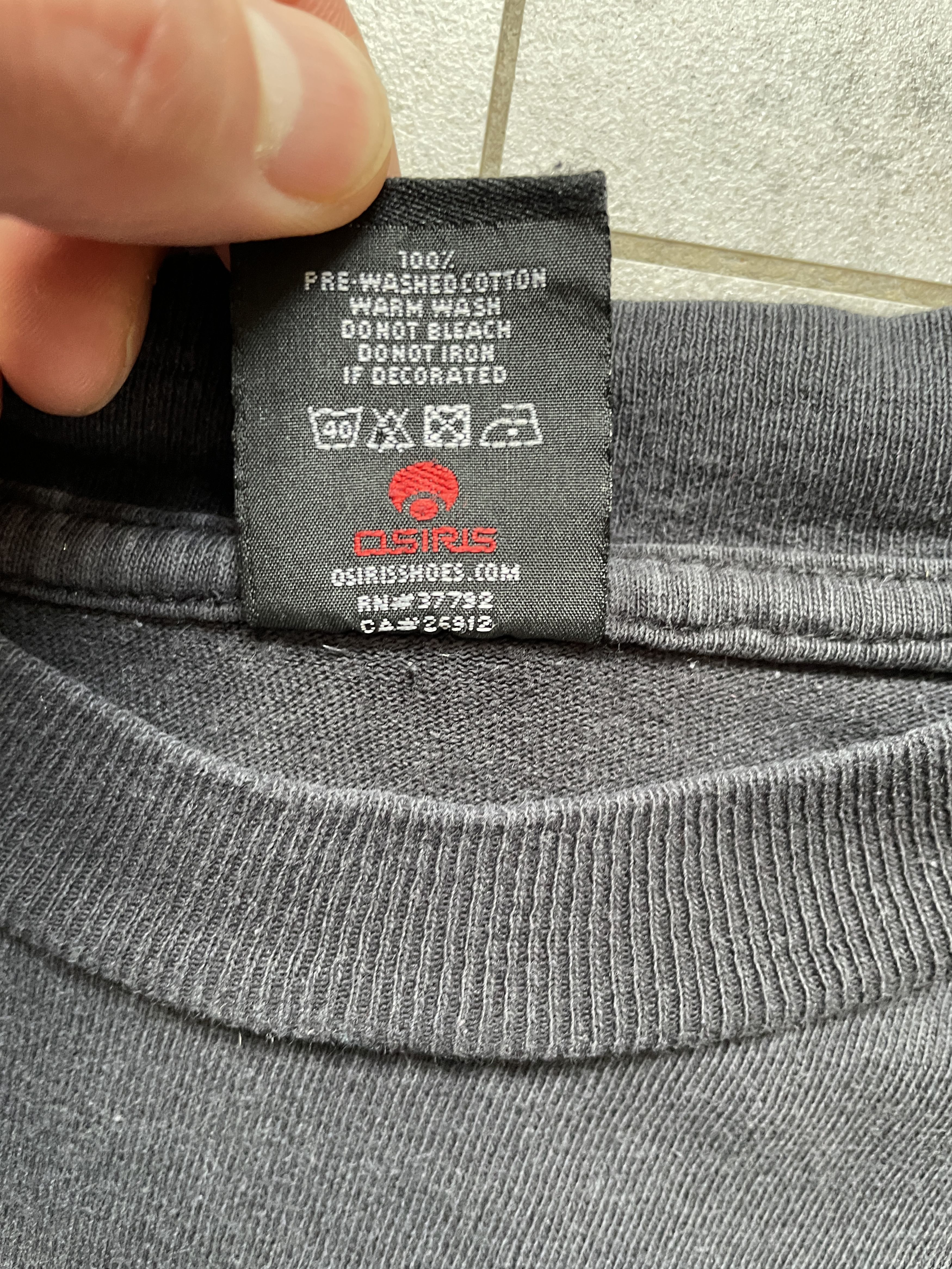 Osiris VINTAGE Y2K OSIRIS SKATE TEAM PAIN BLACK WASHED TEE Size US L / EU 52-54 / 3 - 5 Thumbnail