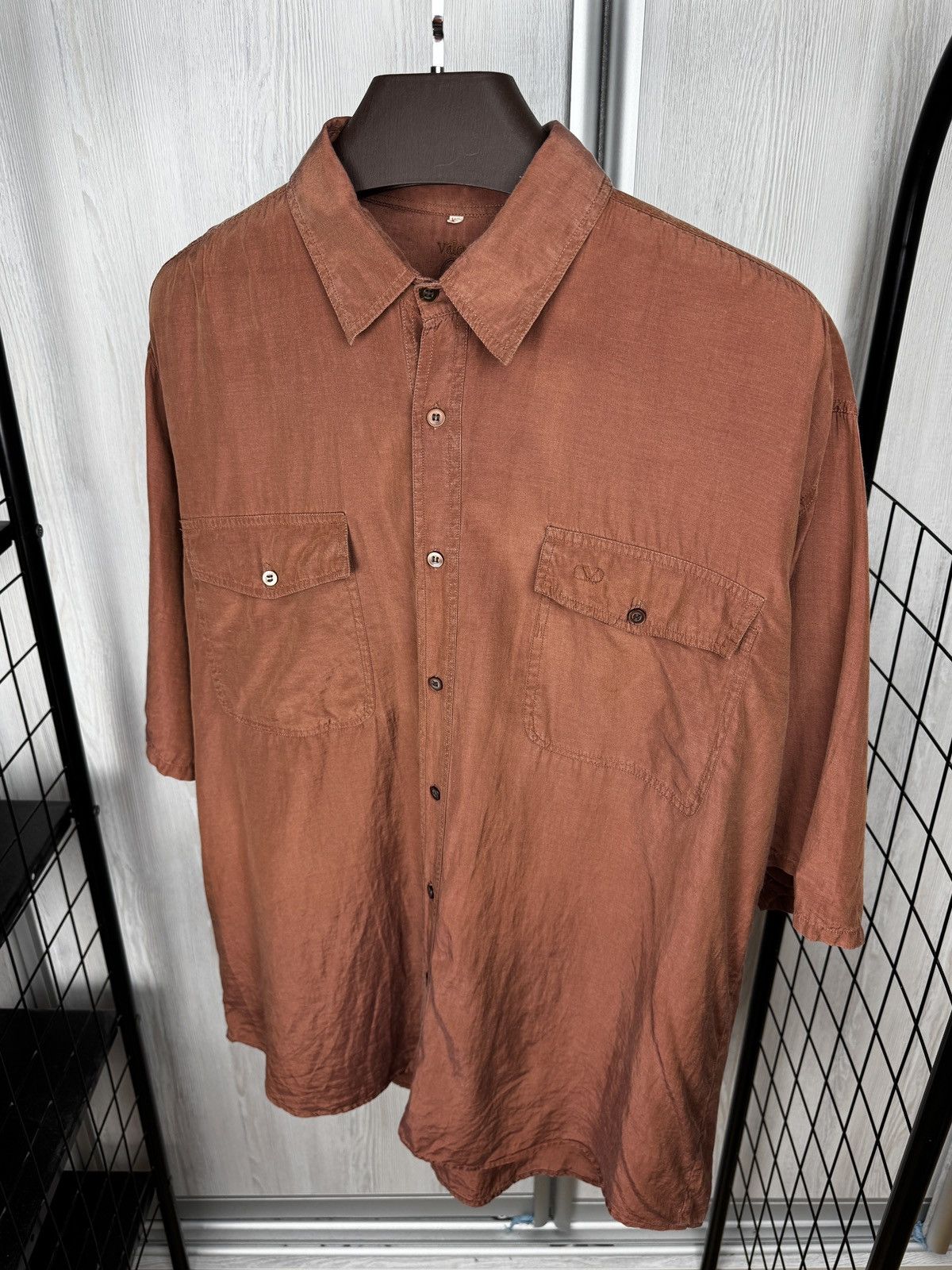 Valentino Valentino Uomo vintage brown rare silk ss shirt size XL Size US XL / EU 56 / 4 - 8 Thumbnail