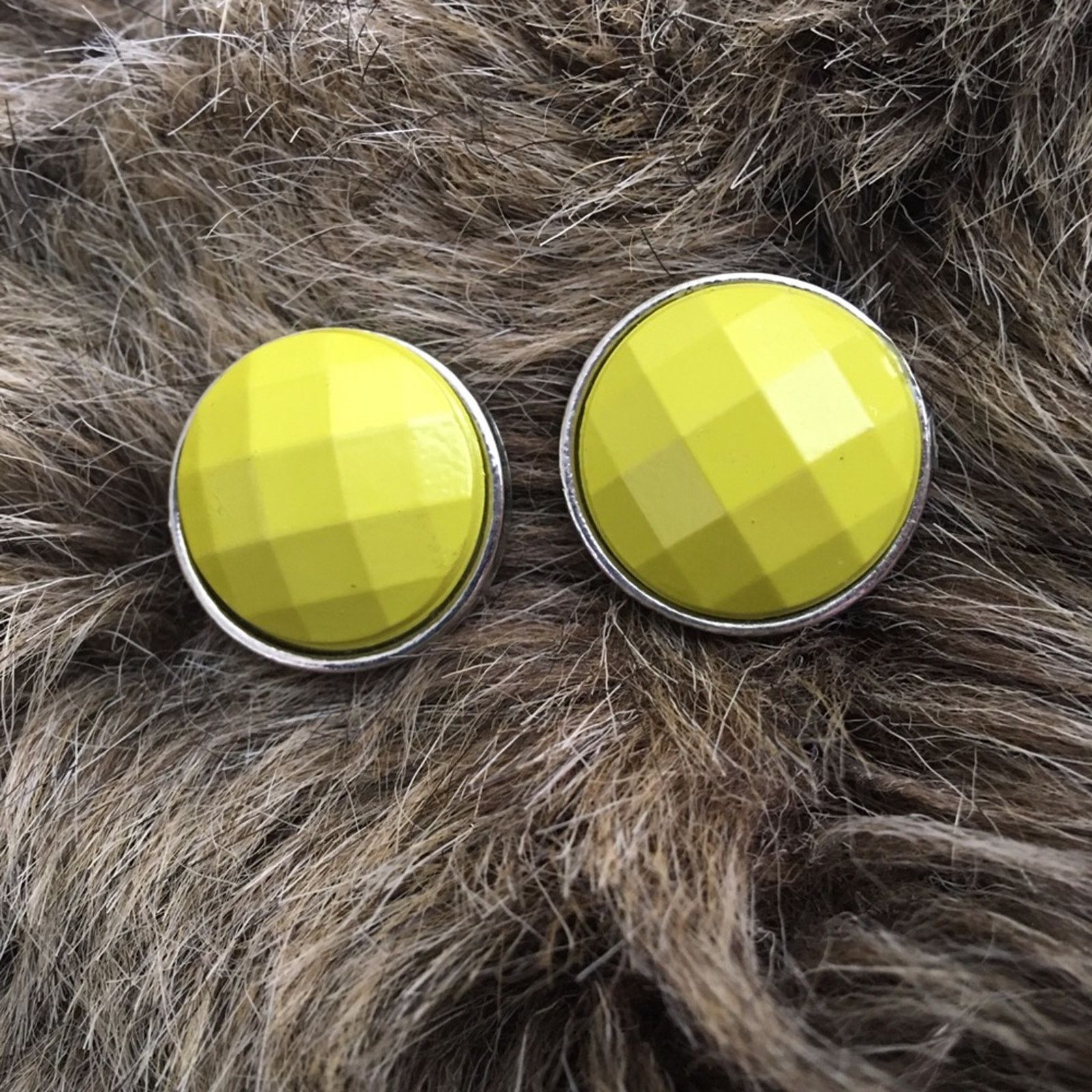 Jewelry Chartreuse Yellow Faceted Glass Pierced Earrings, Women's