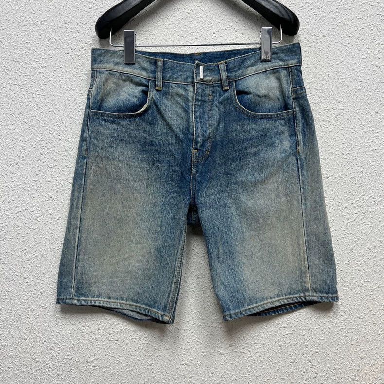 Givenchy Givenchy SizeM Distressed Denim Shorts Size US 31 - 1 Thumbnail